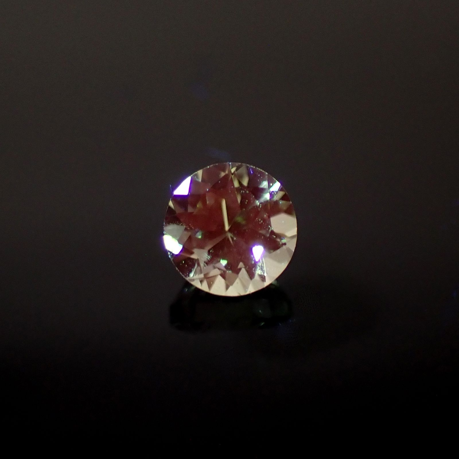 ミントガーネット タンザニア産 0.39ct[231023718]4.1x4.1mm前後