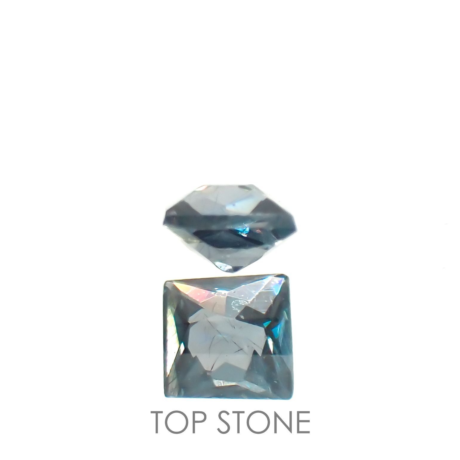 ◇プリンセスカット◇カラーチェンジガーネット アレキタイプ(宝石名ガーネット)マダガスカル・ベキリー産 0.091ct 識別済[221219409]2.4x2.4mm前後