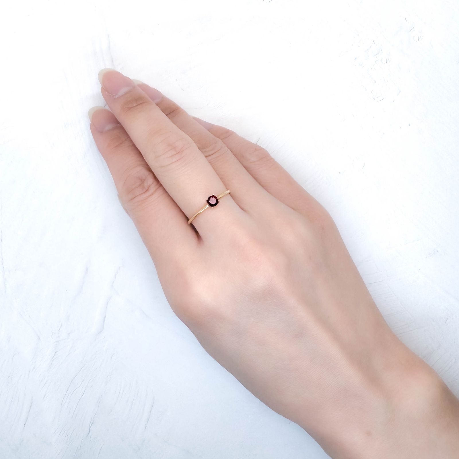 アントヒルガーネット(クロムパイロープガーネット) アメリカ・アリゾナ州産 0.22ct / 3.5x3.5mm前後 [251131343]