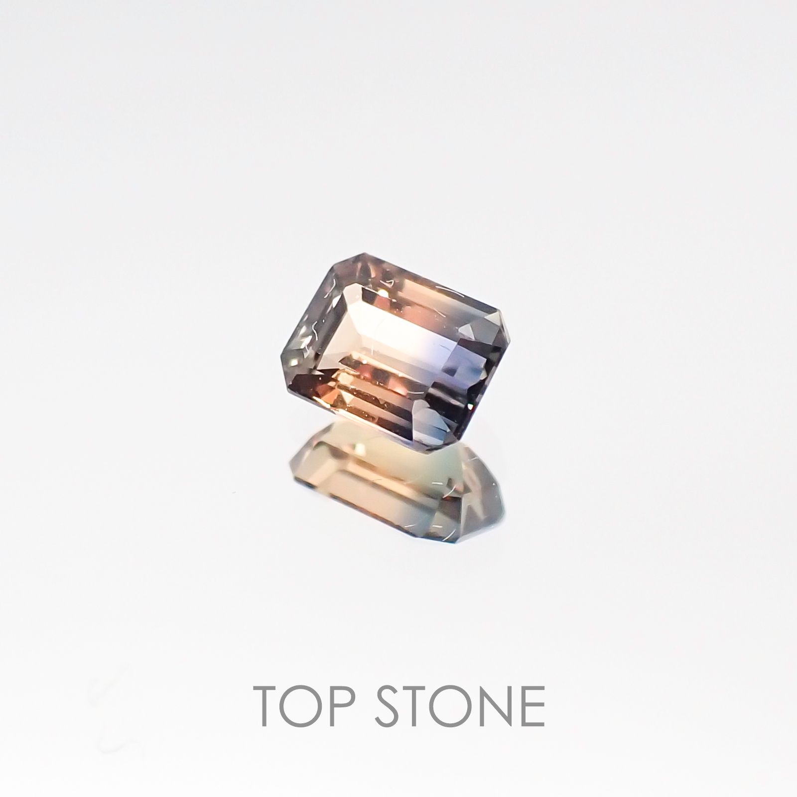 バイカラーサファイア タンザニア産 ルース 0.3ct[20106705]4.1×3.2mm前後