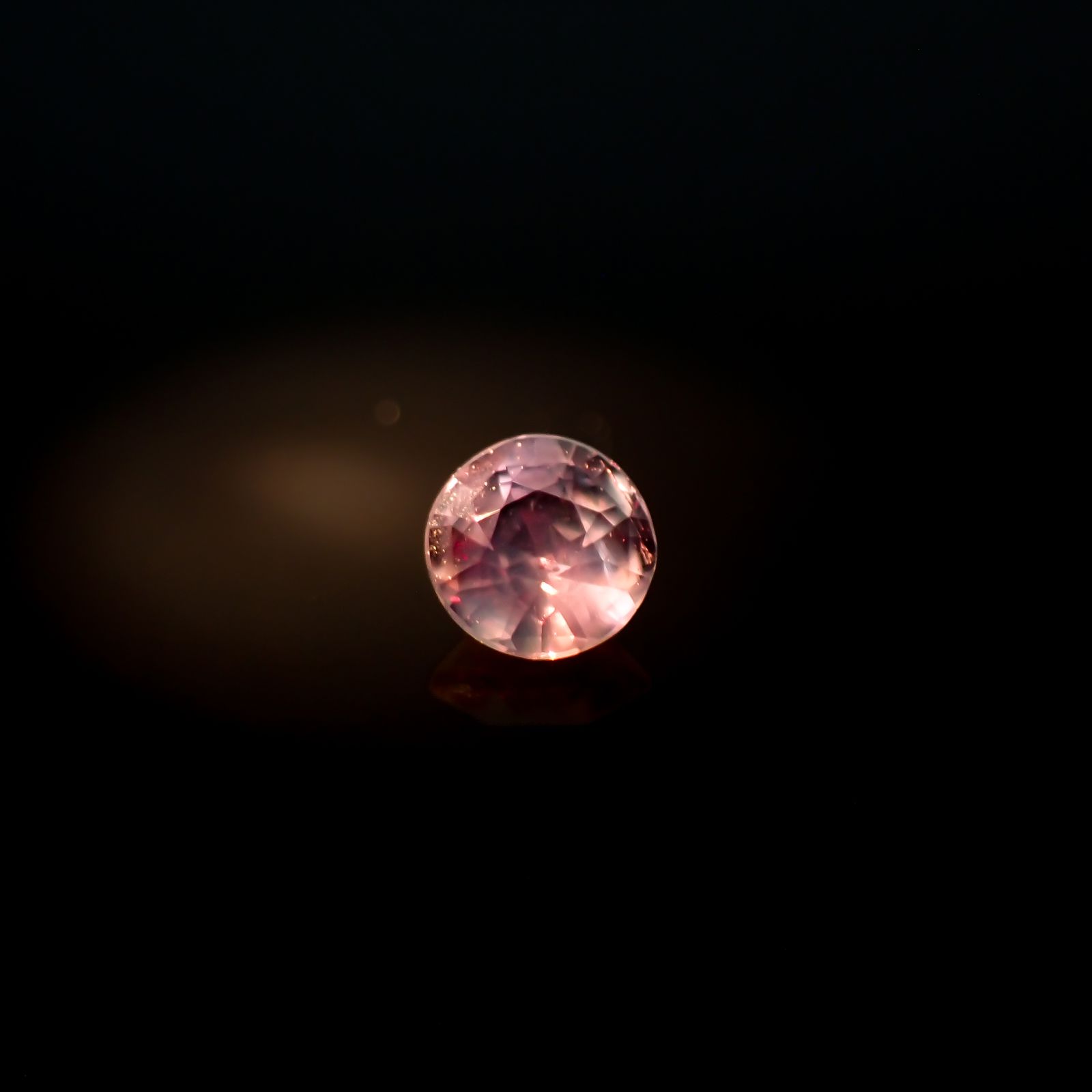 アレキサンドライトキャッツアイ ブラジル産/EmeraldMains社製 0.058ct[240527605]2.3x2.3mm前後