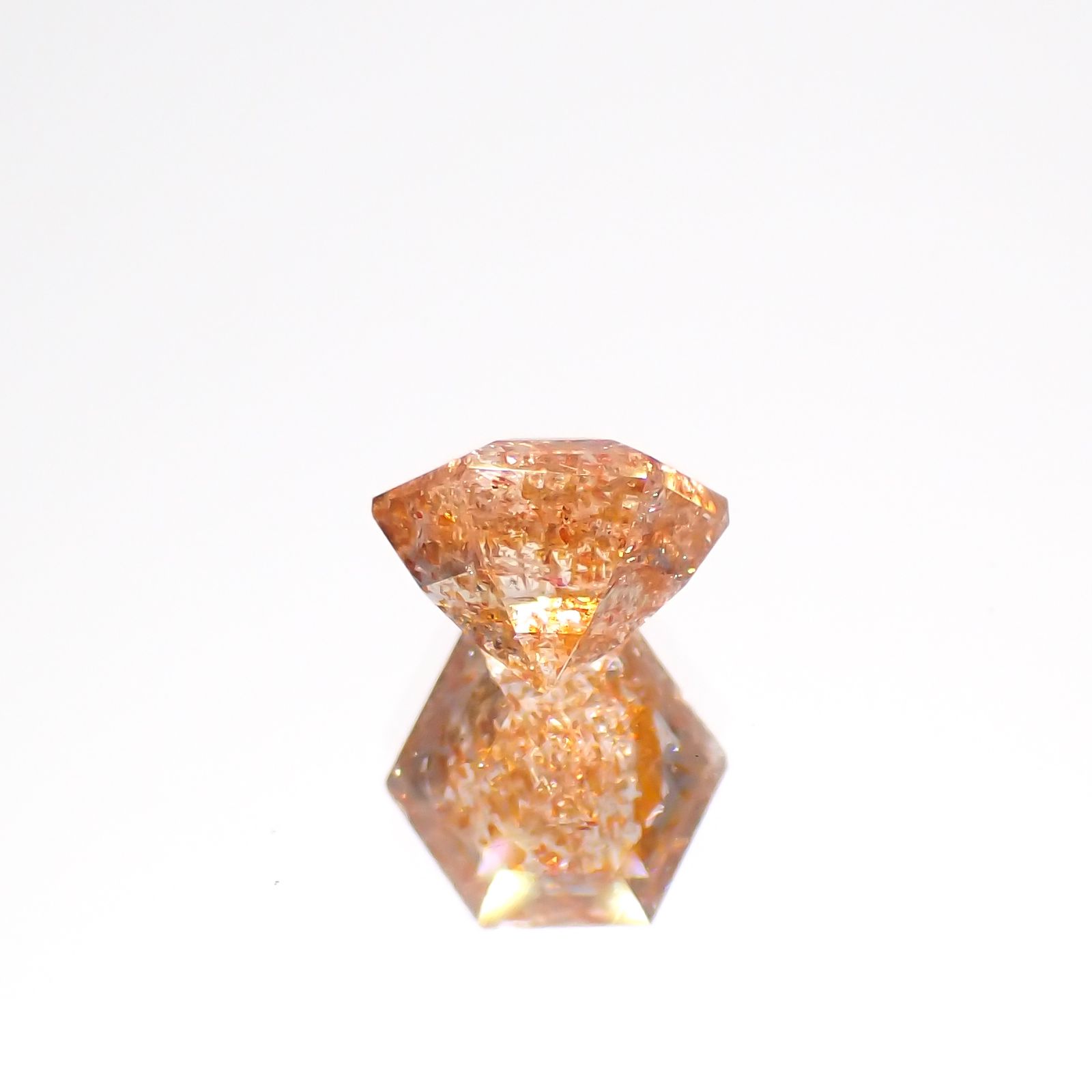 ◇ヘキサゴンカット◇イリュージョンサンストーンイリュージョンサンストーン タンザニア産 0.62ct[230320959]5.2x5.1mm前後
