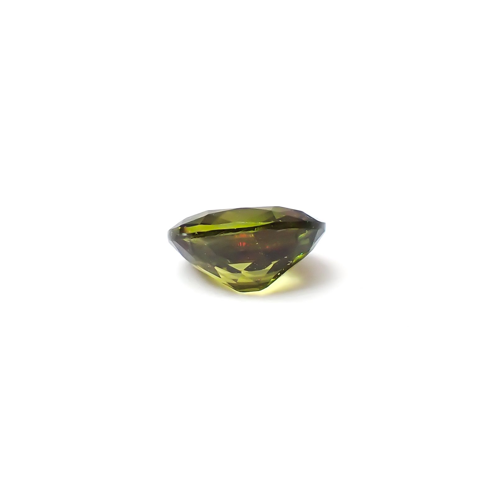 カラーチェンジスフェーン パキスタン産 0.38ct / 5.1x3.9mm前後 [260632436]