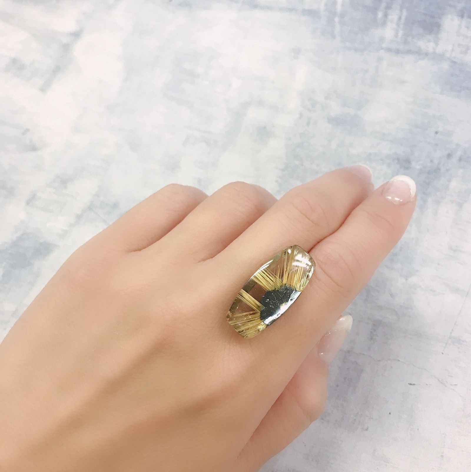 太陽ルチルクォーツ ブラジル産 21.04ct[220716731]28.3x12.8mm前後