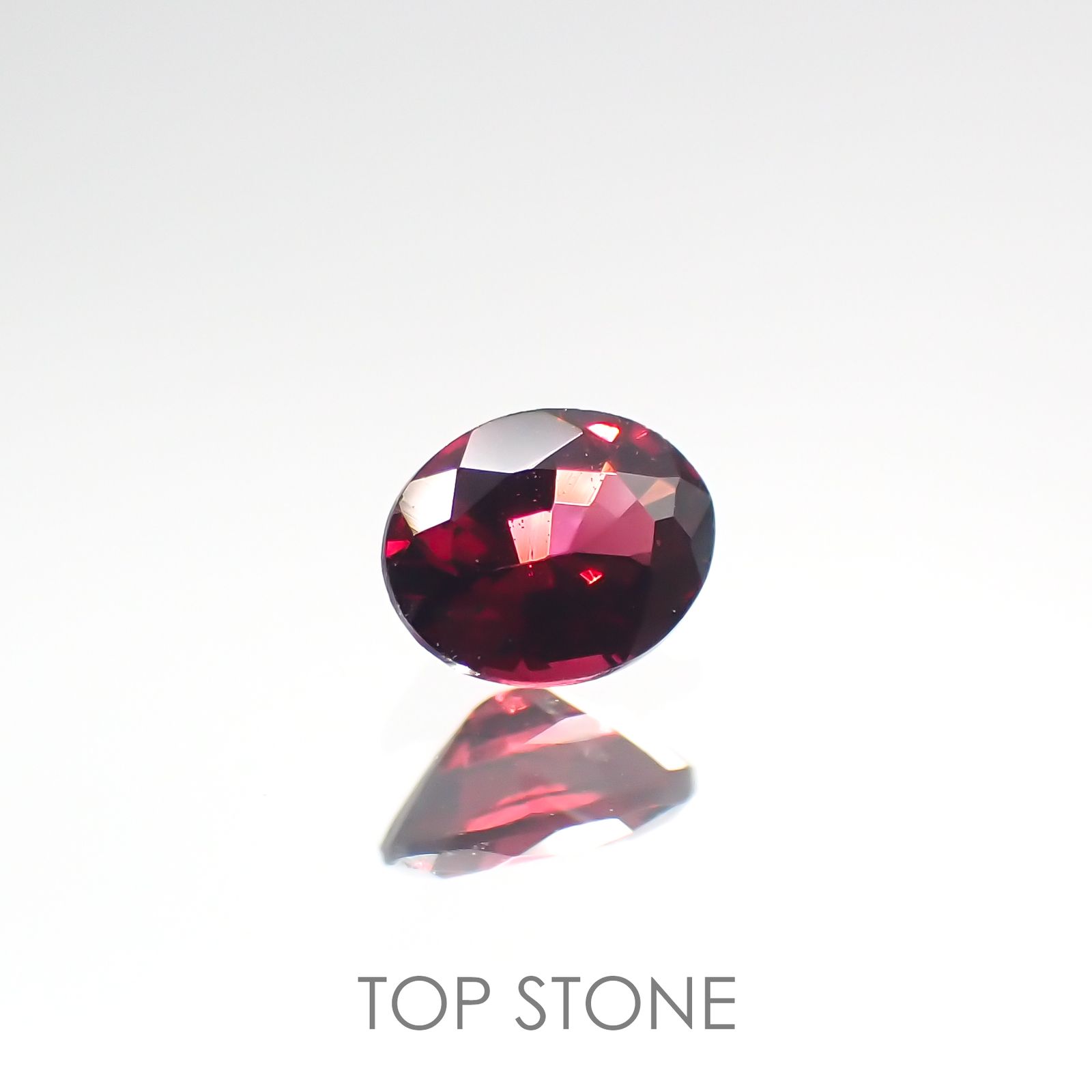 レッドスピネル(宝石名レッド・スピネル) ビルマ産 0.18ct 識別済[210812857]3.9×3mm前後