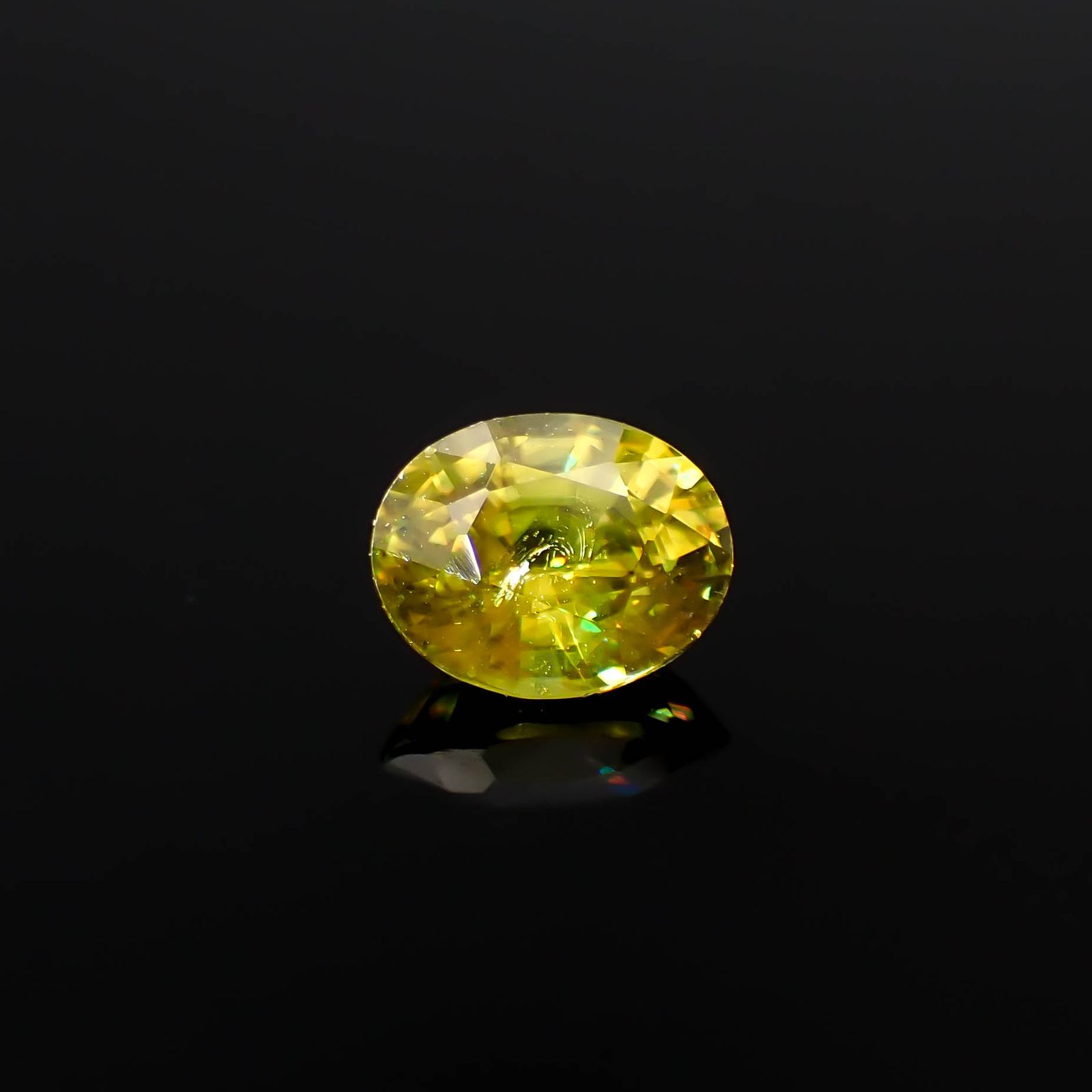 スフェーン(宝石名スフェーン)マダガスカル産 1.00ct 識別済[240627951]6.8x5.5mm前後