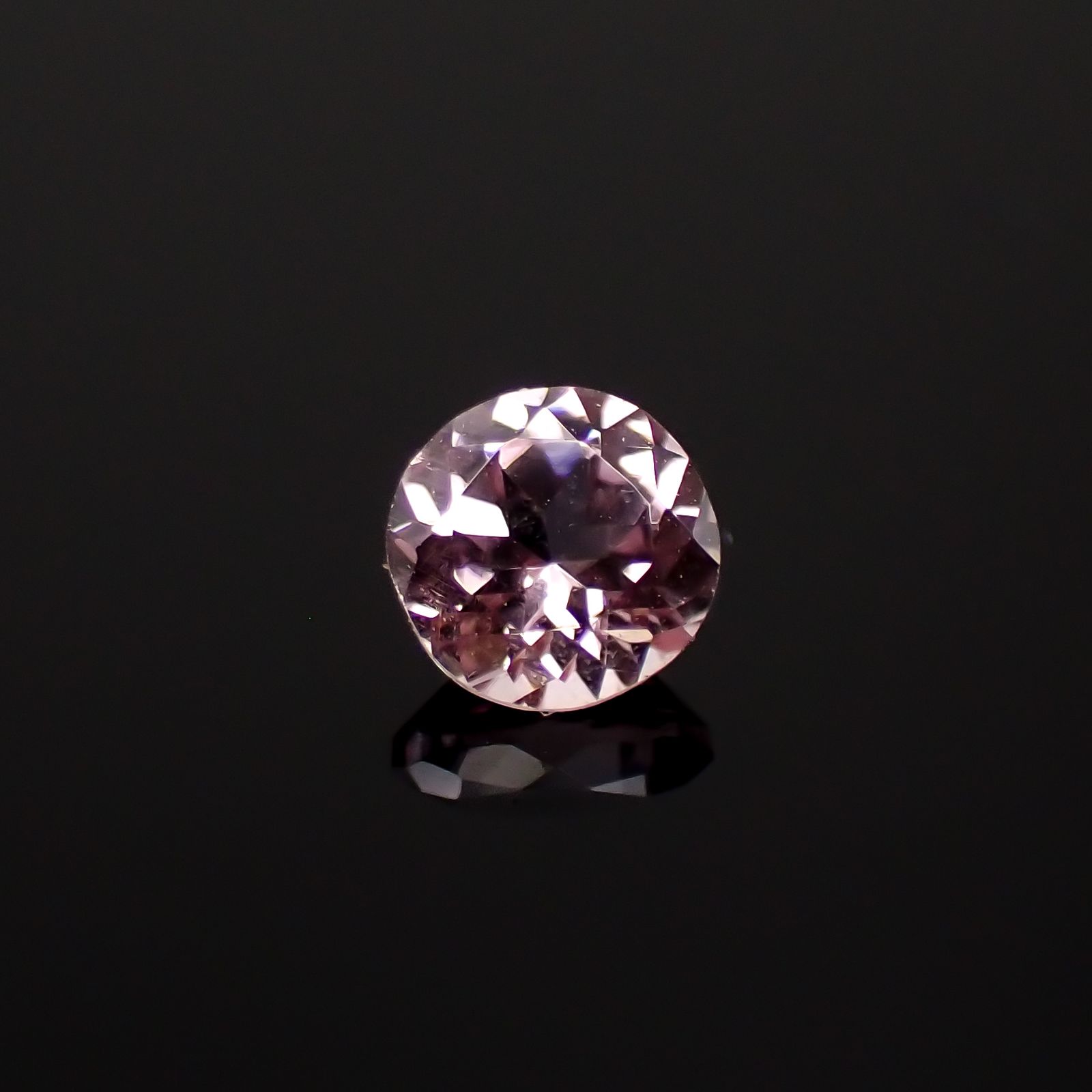 ドラゴンガーネット タンザニア産 0.35ct[230421448]4.1x4.1mm前後