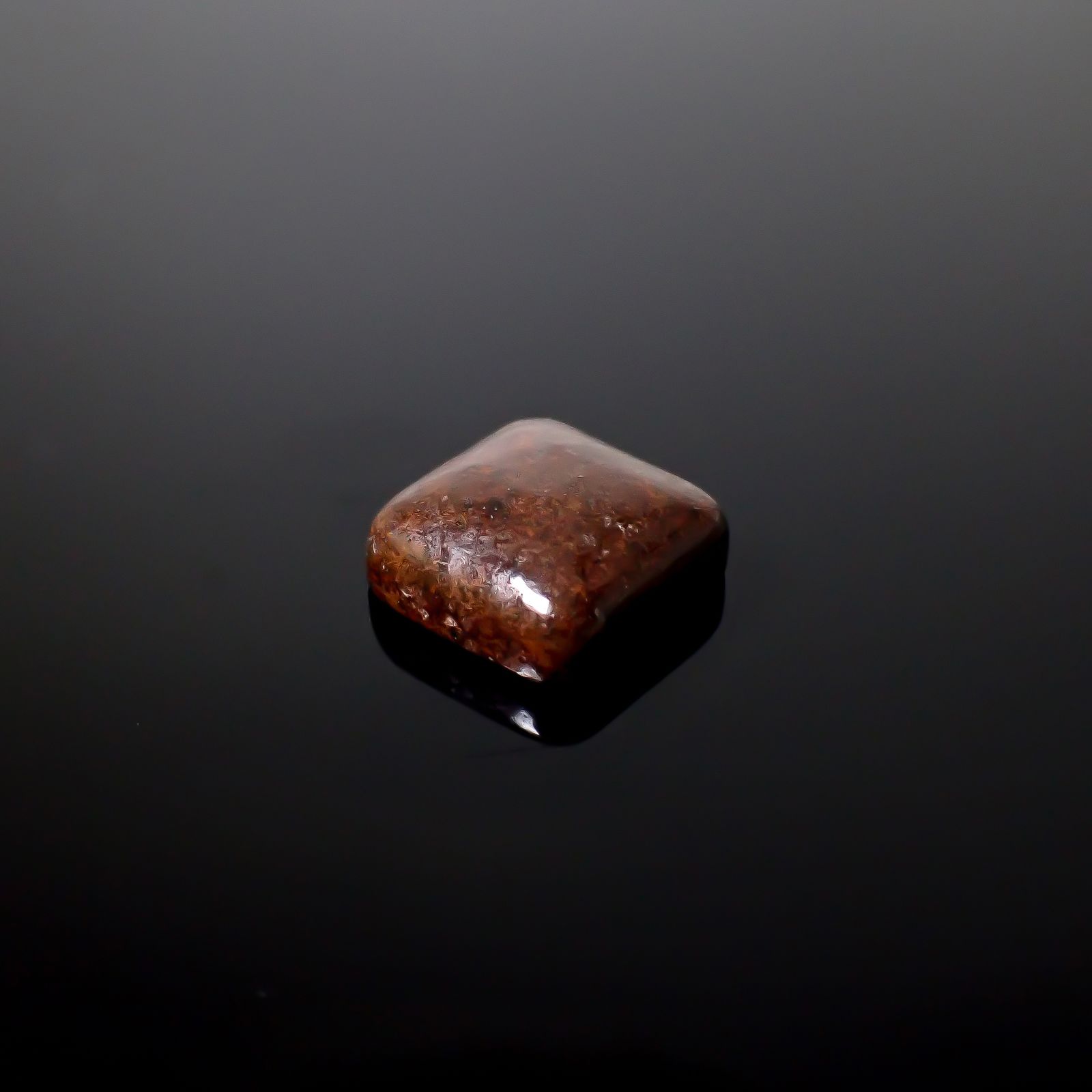 コンドライト隕石 発見地：アフリカ・サハラ砂漠 31.12ct [241029334]18x18mm前後