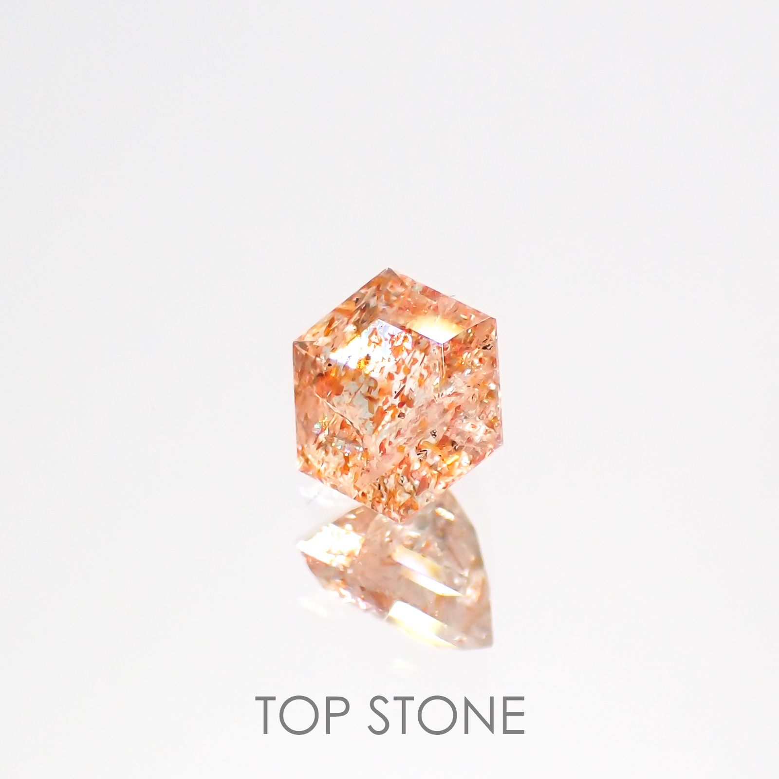 ◇ヘキサゴンカット◇イリュージョンサンストーン インド産 0.58ct[220115487]5.1x5mm前後