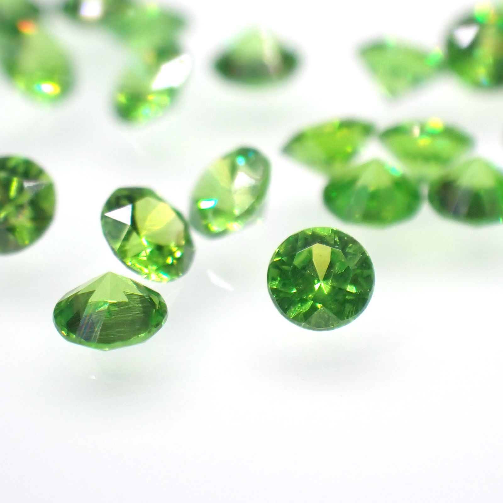 ◆ランダムセレクト-Limited edition-◆<先着30個>デマントイドガーネット ロシア産 約0.020ct[230823280]1.6x1.6mm前後