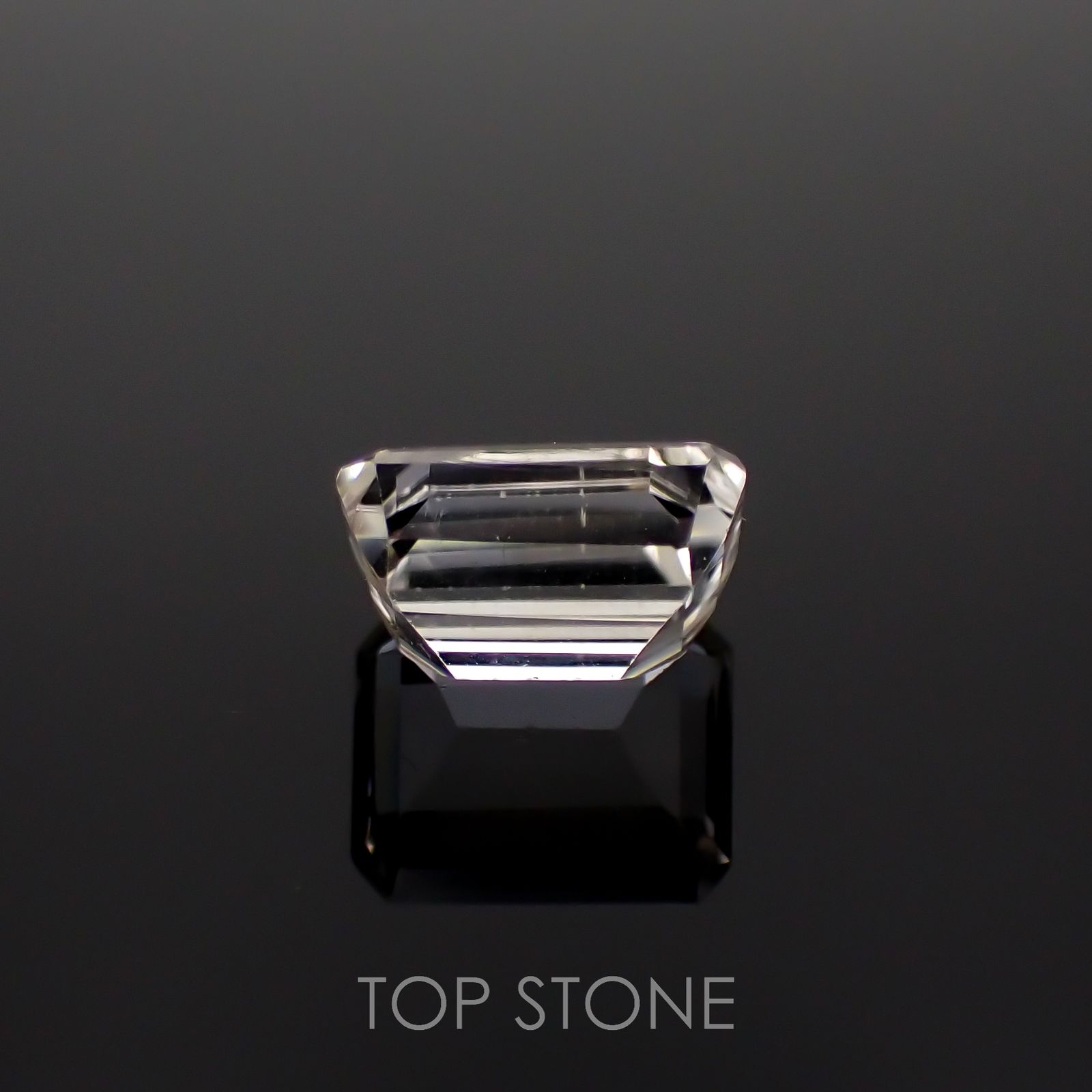 フェナカイト(宝石名フェナカイト)ブラジル産 3.353ct ソ付(彩珠)[221018578]9.5x7.6mm前後