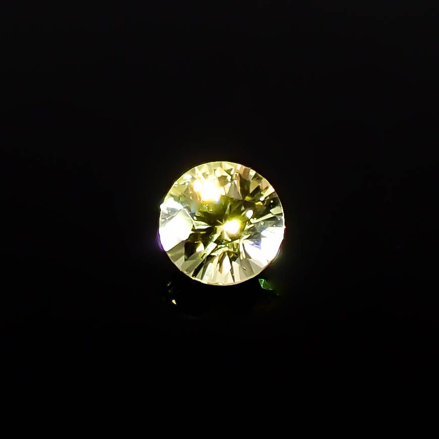 イエローサファイア スリランカ/マダガスカル産 0.17ct / 3.2x3.2mm前後 [250931139]