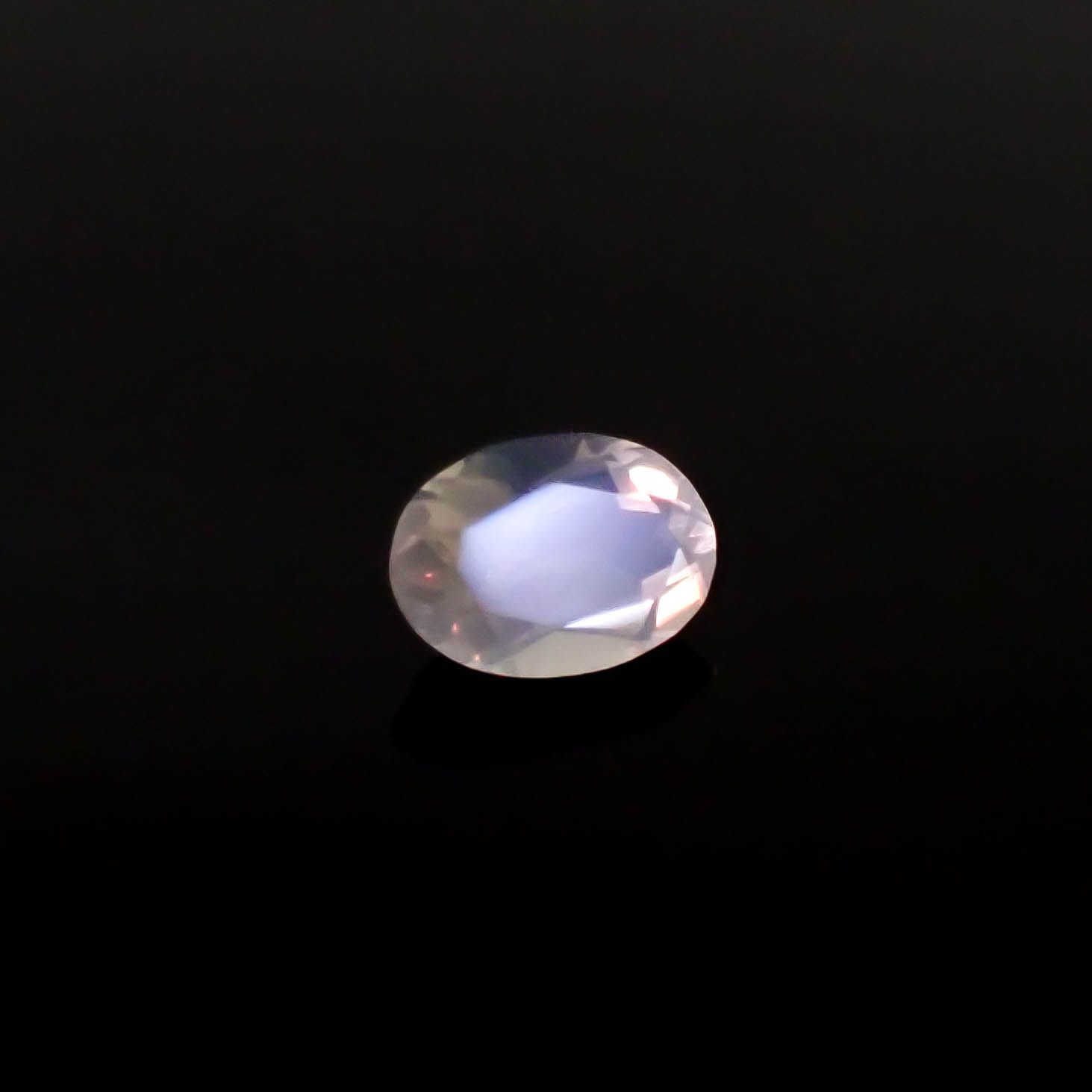 ムーンストーン(宝石名オーソクレース)インド/スリランカ産 0.70ct 識別済[240527736]7.1x5.1mm前後
