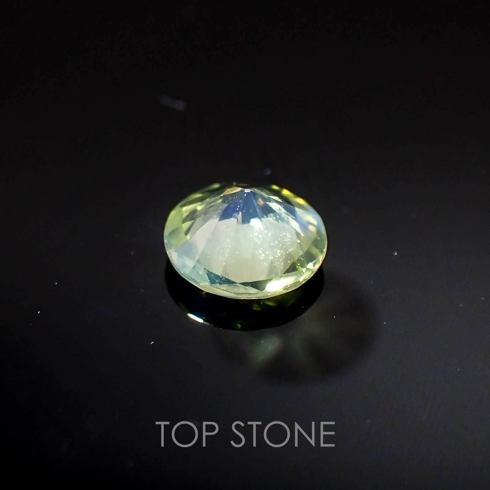 クリソベリルキャッツアイ スリランカ産 ルース 0.31ct[20117585]4.4×4.3mm前後