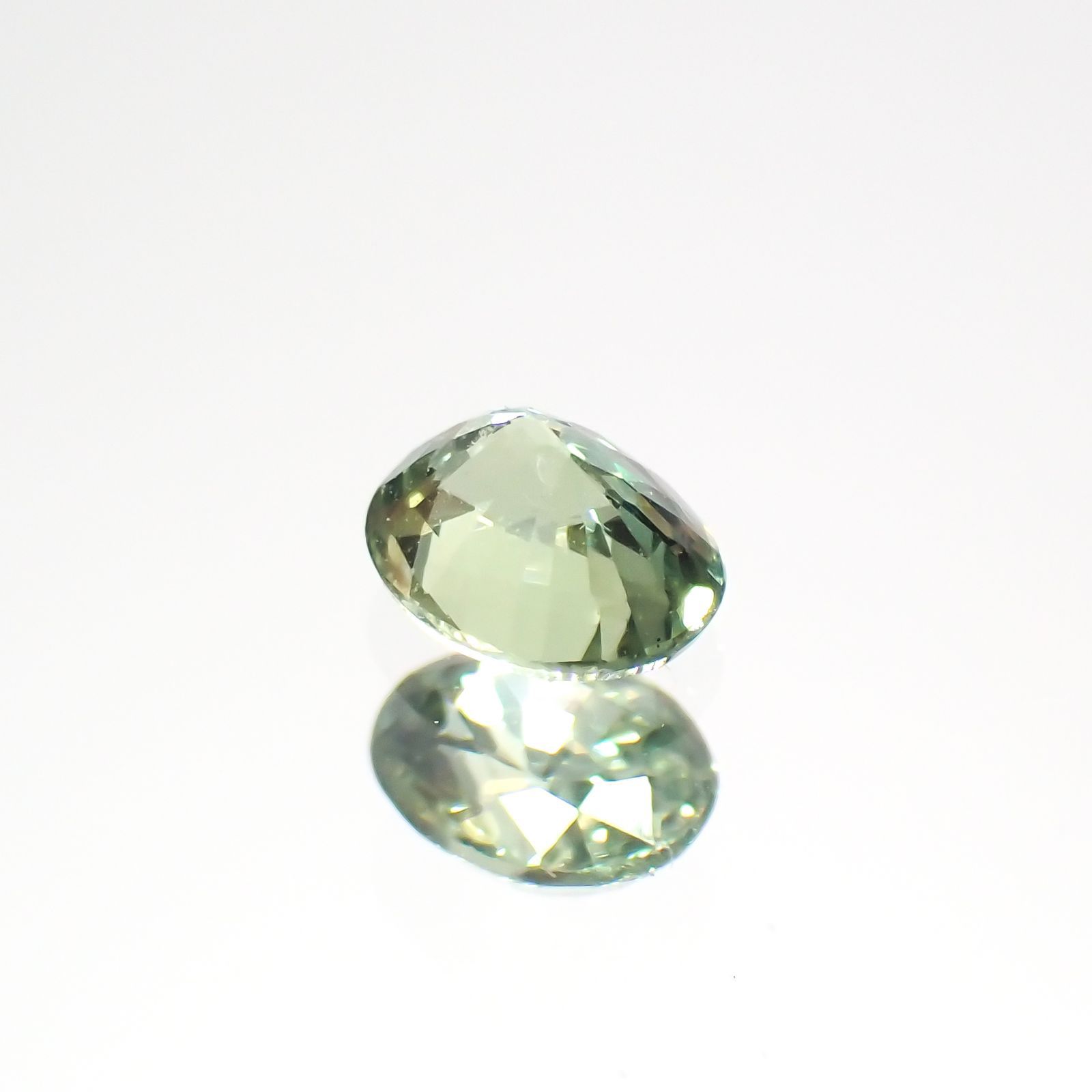 グリーンクリソベリル(宝石名クリソベリル)スリランカ/マダガスカル産 0.25ct 識別済[220114482]3.9x3.3mm前後