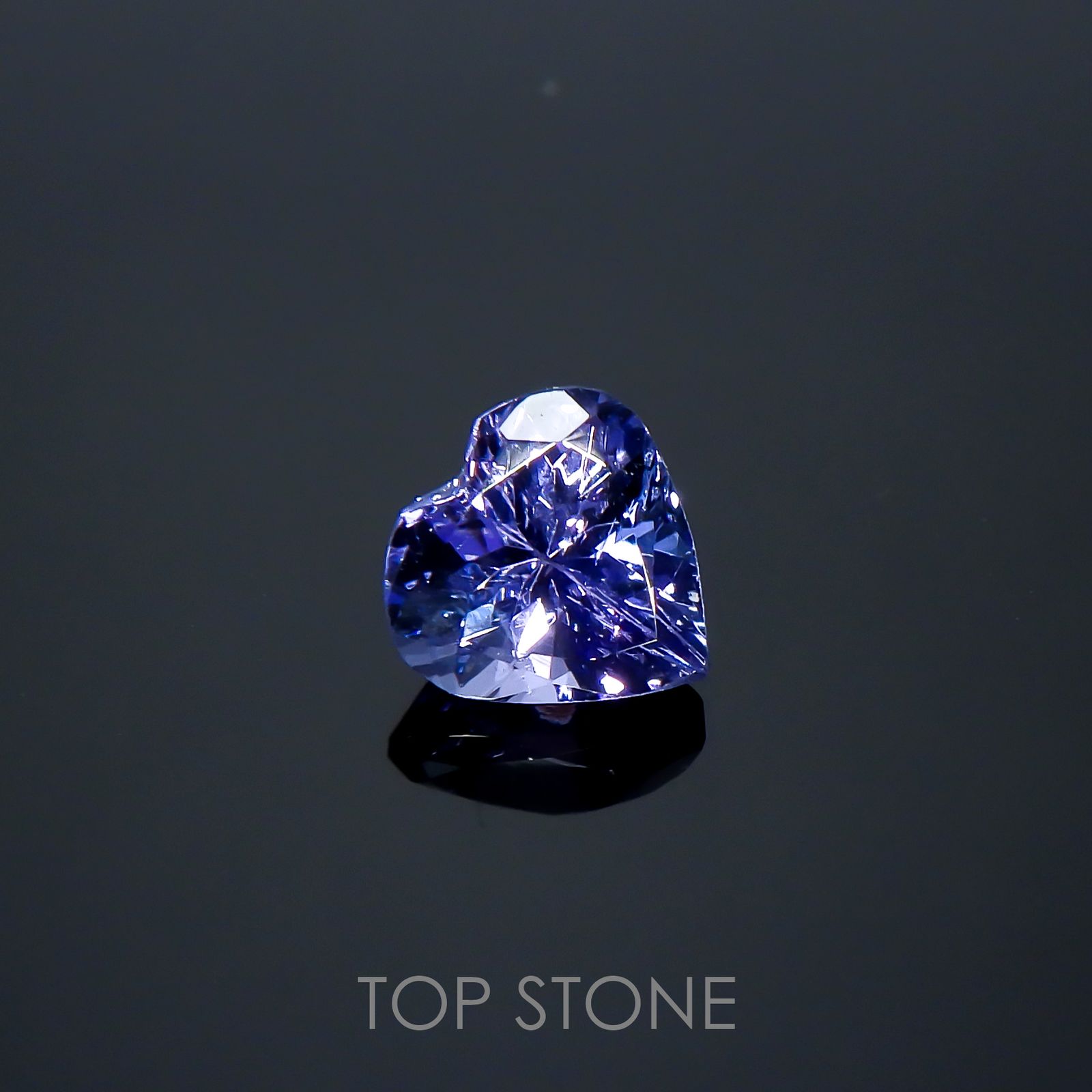 タンザナイト(宝石名タンザナイト)タンザニア産 0.41ct 識別済[220516047]4.8x5mm前後