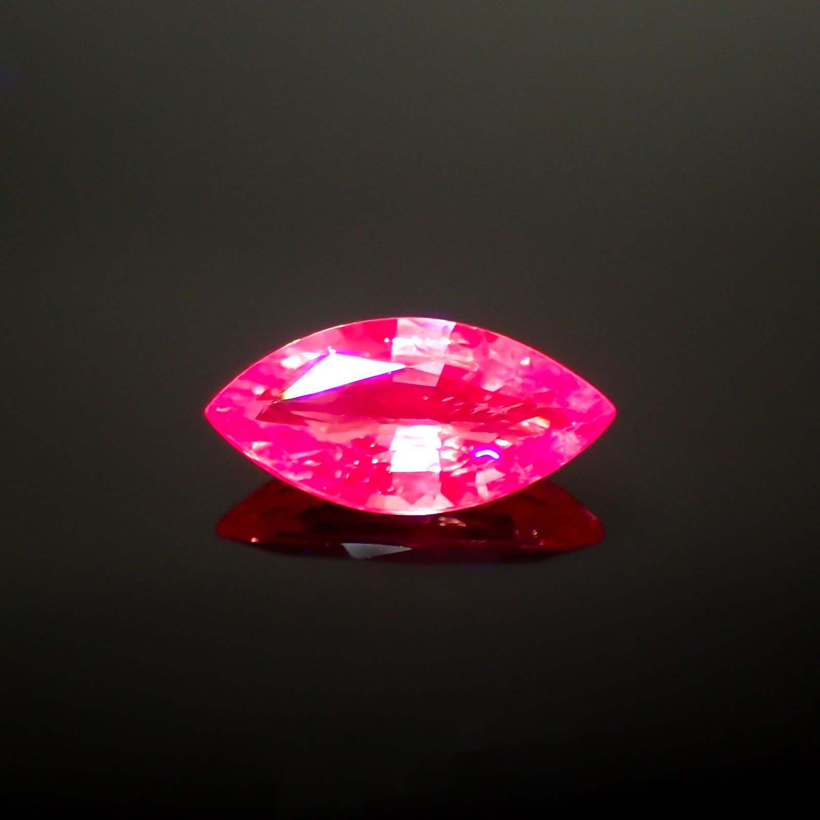 ピンクスピネル(宝石名ピンク・スピネル)タンザニア産 1.181ct ソ付(彩珠)[230722570]10.4x5mm前後