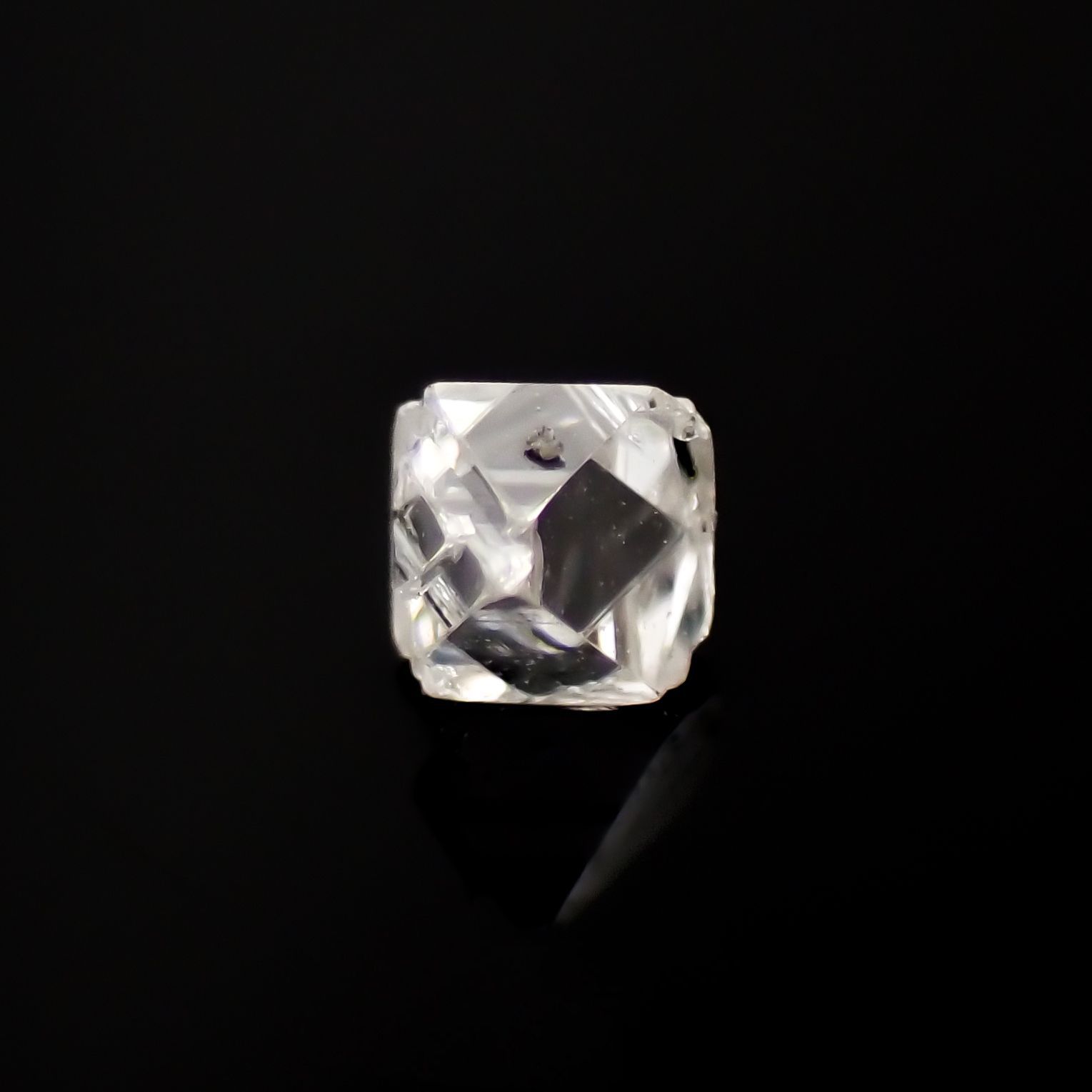ソーヤブルダイヤモンド 原石 ロシア産 0.087ct[221219190]2.5x2.6mm前後