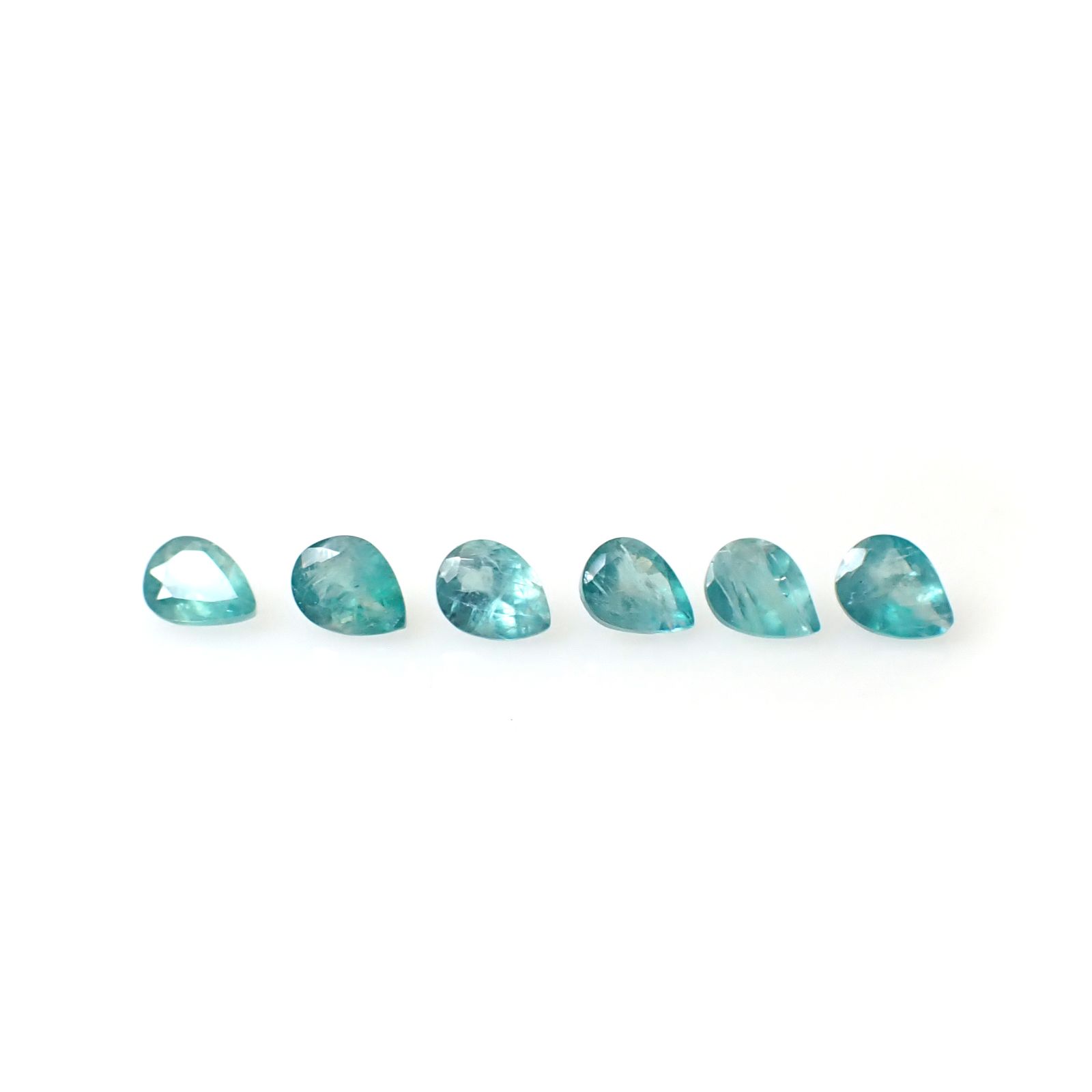 <ランダムセレクト1個販売>グランディディエライト マダガスカル産 約0.14ct [250129741-PAC]3x4mm前後