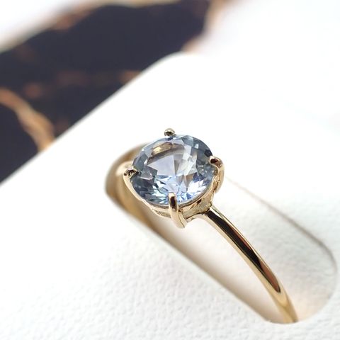 リング空枠：石留め▶アイスブルーサファイア（お客様製作例）