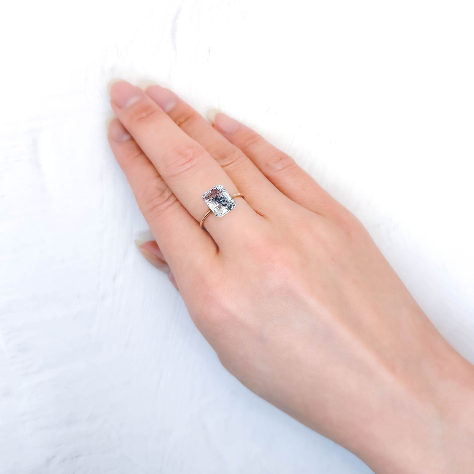 グラファイトインクォーツ ブラジル産 3.26ct / 9.8x7.8mm前後 [260331934]