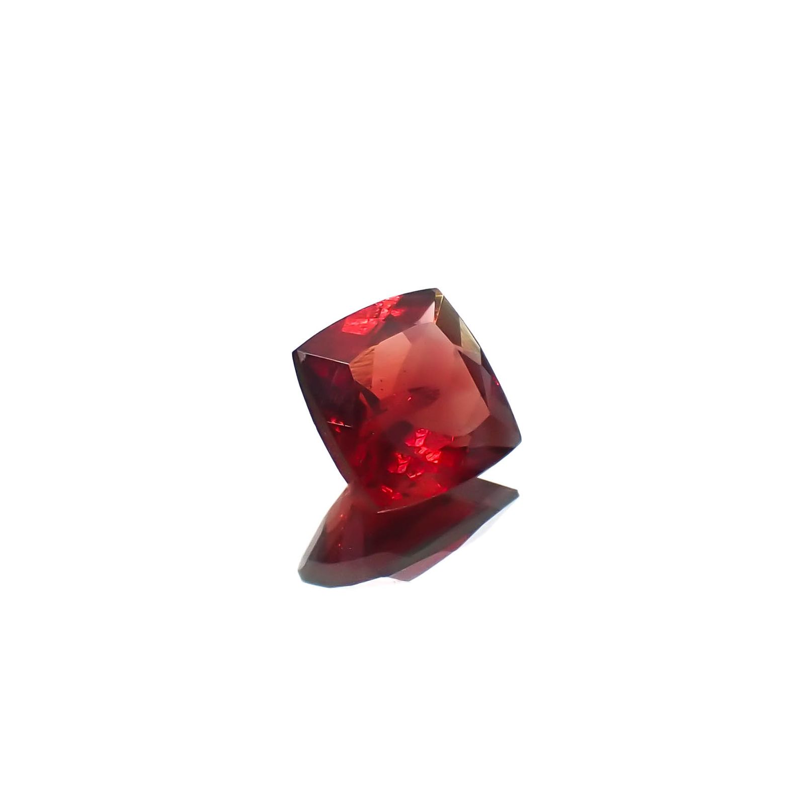 レッドラブラドライト(宝石名ラブラドライト/アンデシン)エチオピア産 1.12ct 識別済[230722734]6.6x6.6mm前後