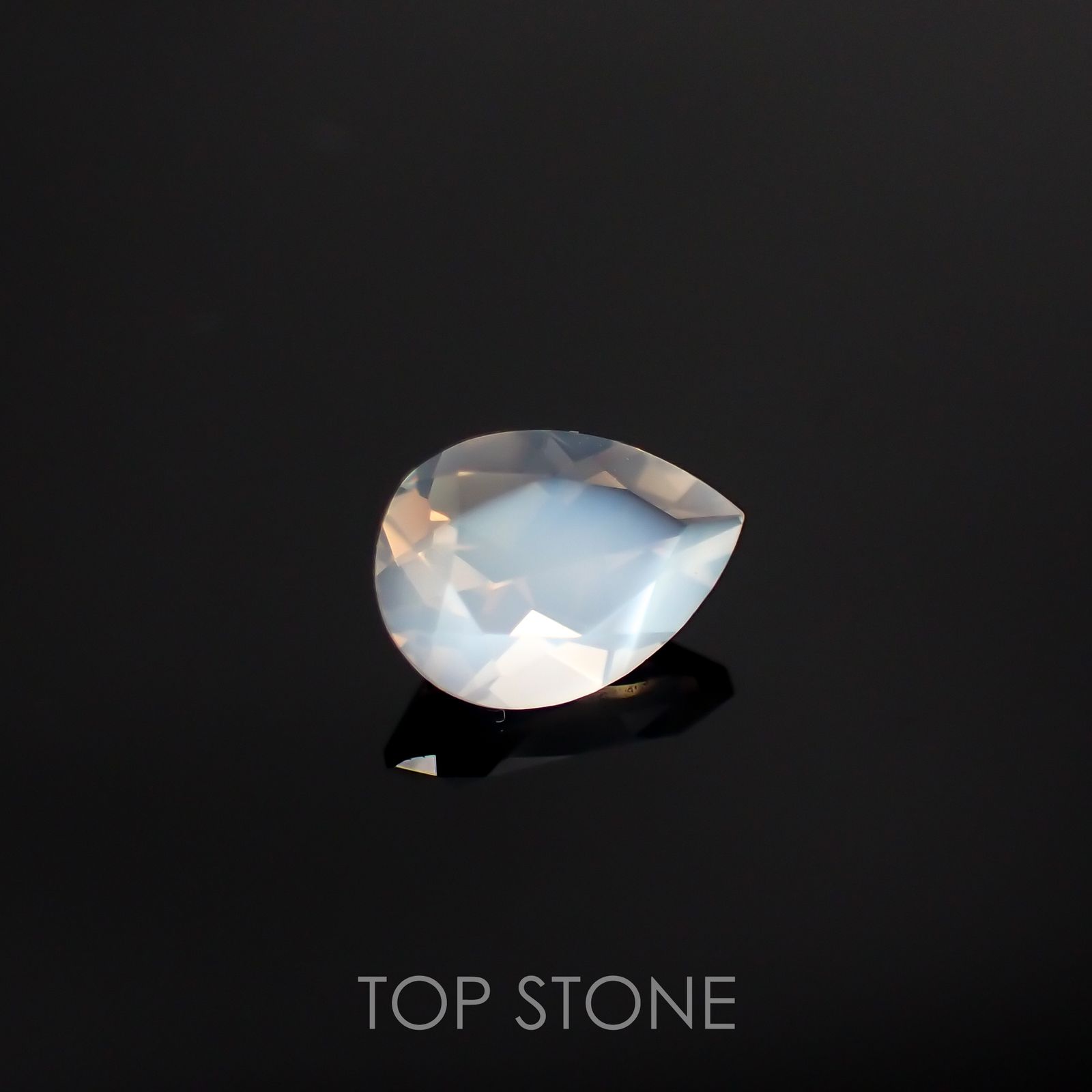 ムーンストーン インド・スリランカ産 ルース 0.59ct[210611355]7.1×5.1mm前後