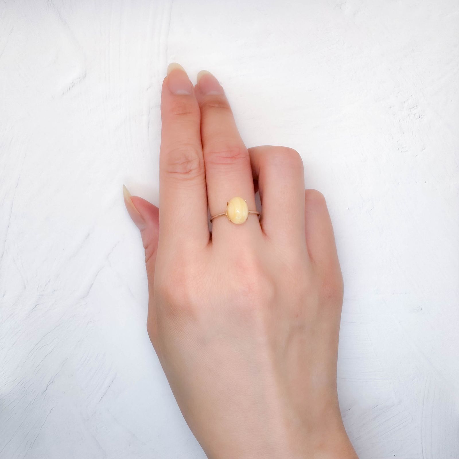 北海道オパール 北海道河東郡鹿追町然別産 2.17ct / 9.5x7.3mm前後 [250830956]