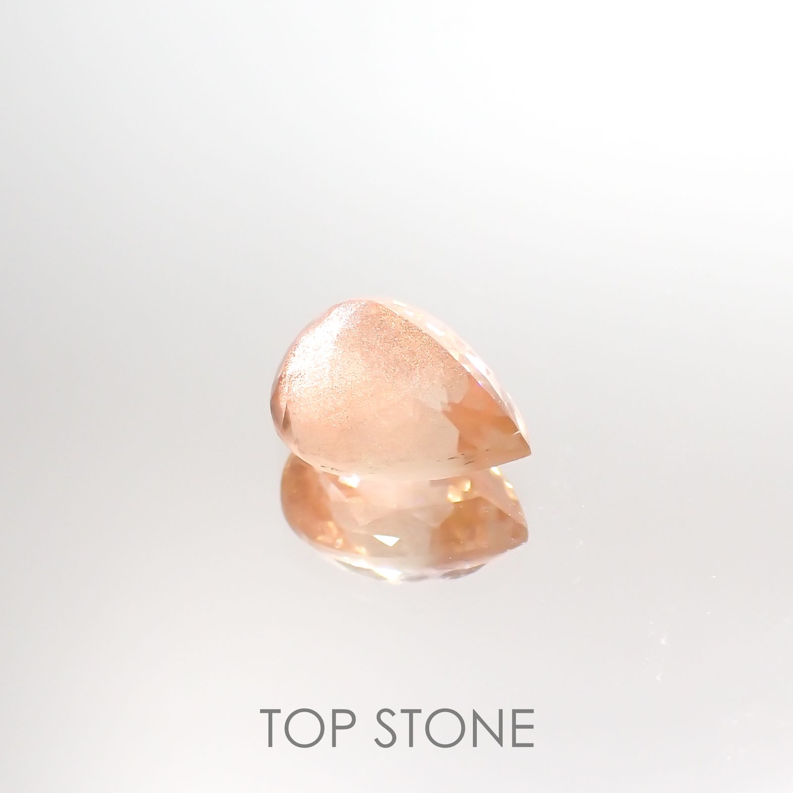 オレゴンサンストーン(宝石名ラブラドライト)アメリカ・オレゴン州産 2.52ct 識別済[220114656]9.9x7.8mm前後