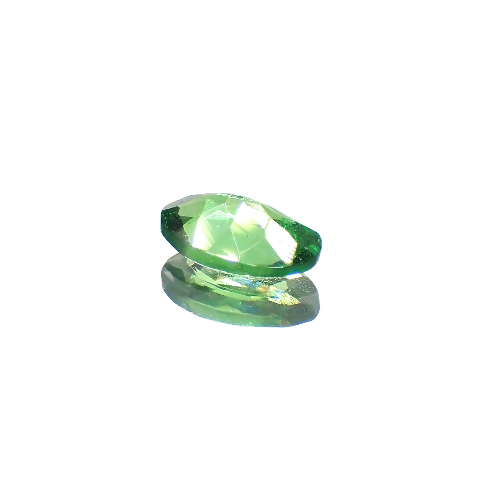 ツァボライト(宝石名グリーン グロッシュラー・ガーネット)タンザニア産 0.25ct 識別済[231023958]5.3x3.2mm前後