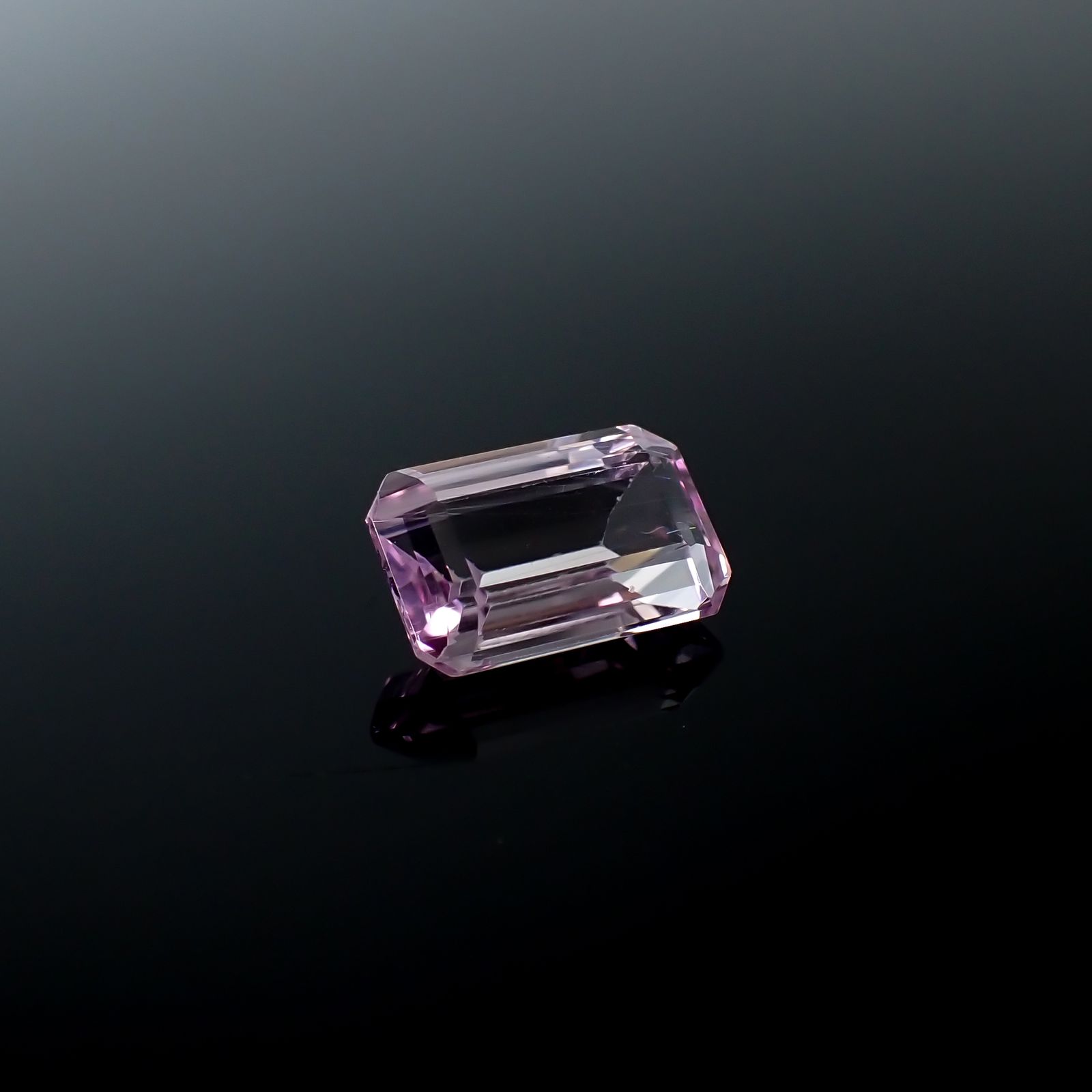 クンツァイト アフガニスタン産 5.71ct[231224713]13.1x8.3mm前後