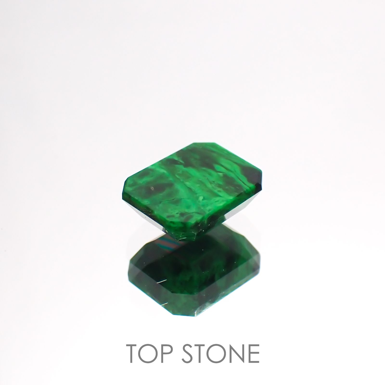 モーシッシ ビルマ産 1.35ct[220114184]7.4x6mm前後