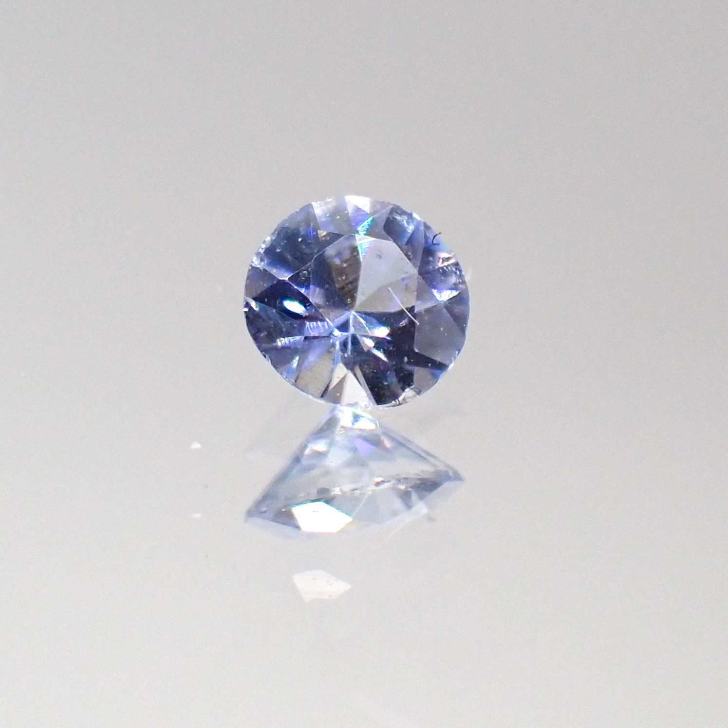 ベニトアイト(宝石名ベニトアイト)アメリカ・カリフォルニア州産 0.074ct 識別済[220817305]2.7x2.6mm前後