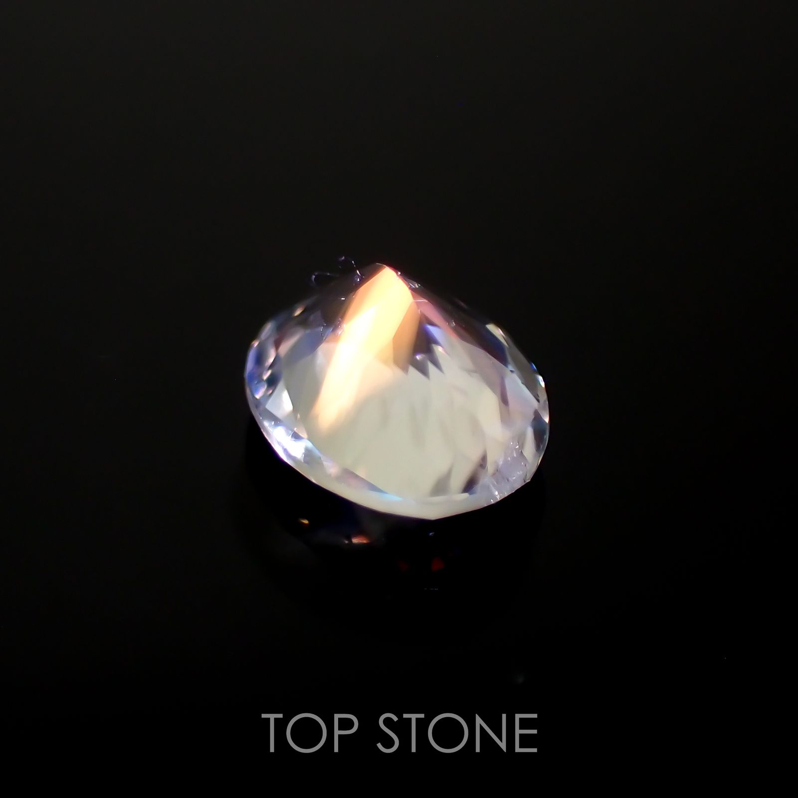 レインボームーンストーン(宝石名ラブラドライト)マダガスカル産 0.43ct 識別済[211113748]5.9x4.6mm前後