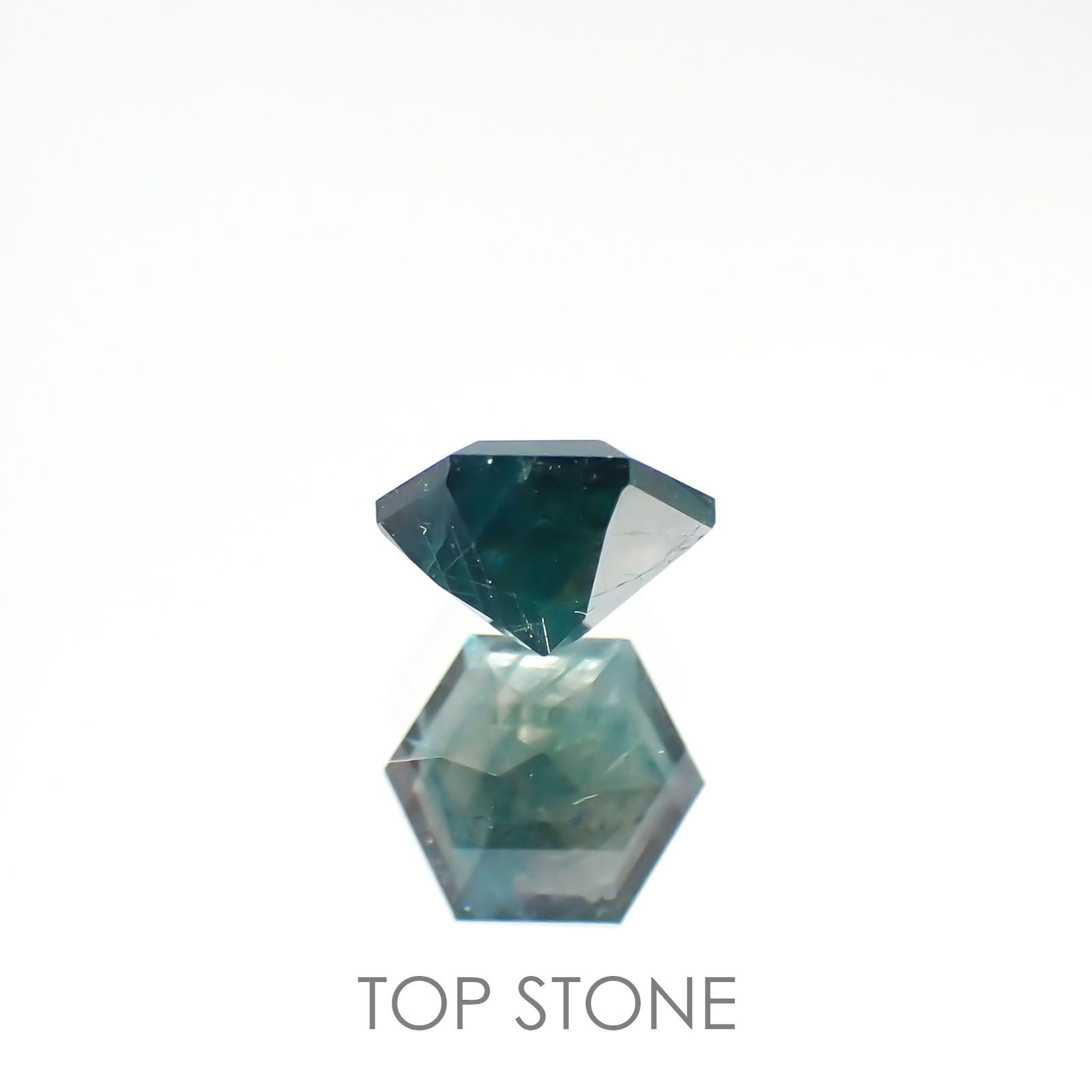 ◇ヘキサゴンカット◇グランディディエライト マダガスカル産 ルース 0.58ct[210813060]5×4.9mm前後