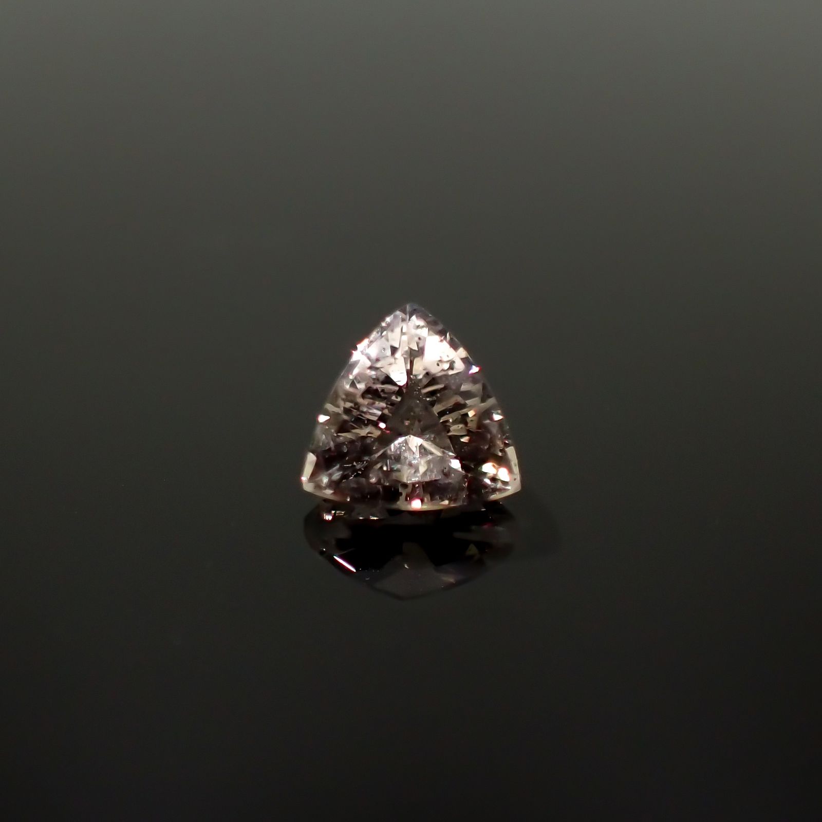 ティンカーベルクォーツ ブラジル産 0.69ct[240125448]6.1x6mm前後
