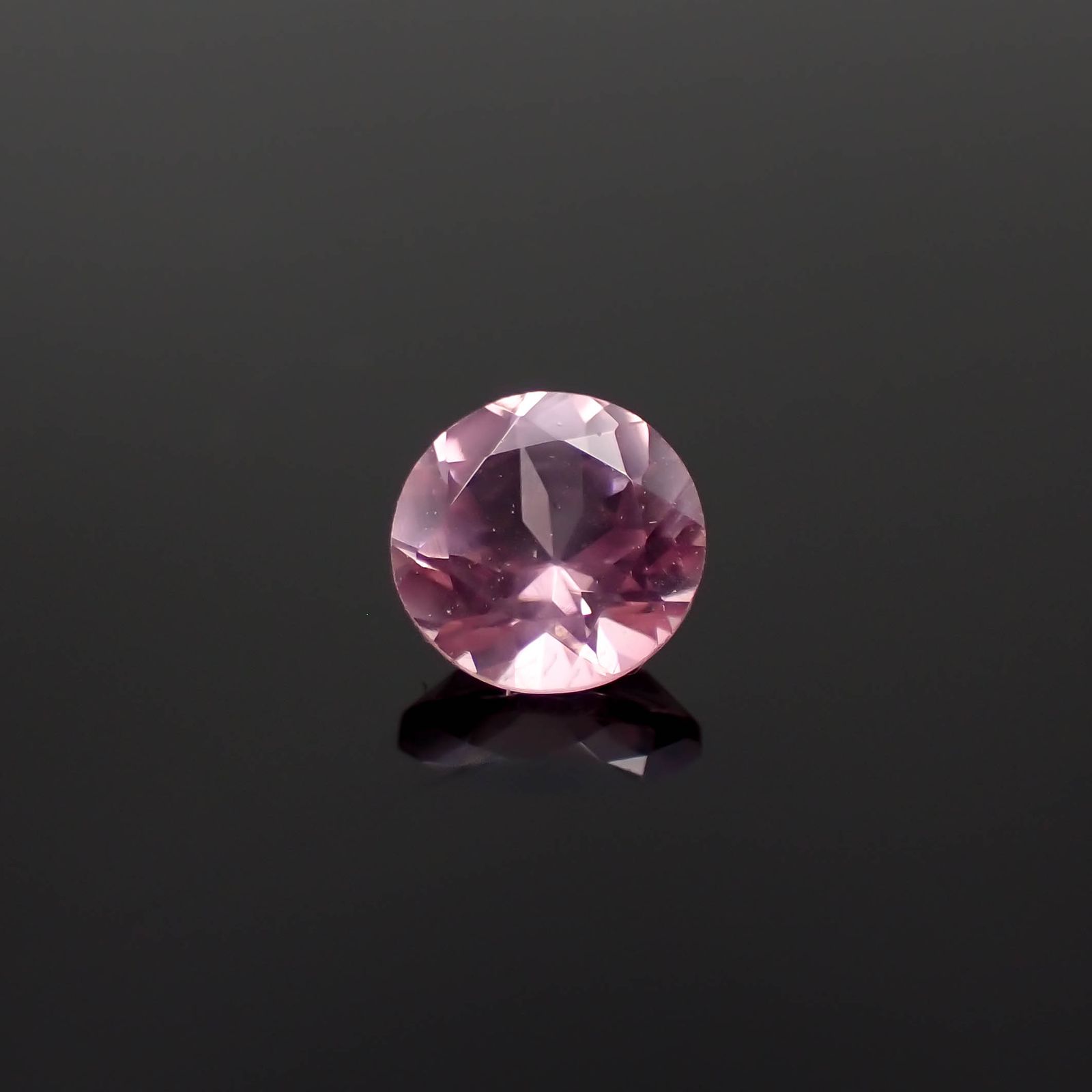 シルキーピンクスピネル タンザニア産 0.40ct[230421573]4.4x4.4mm前後