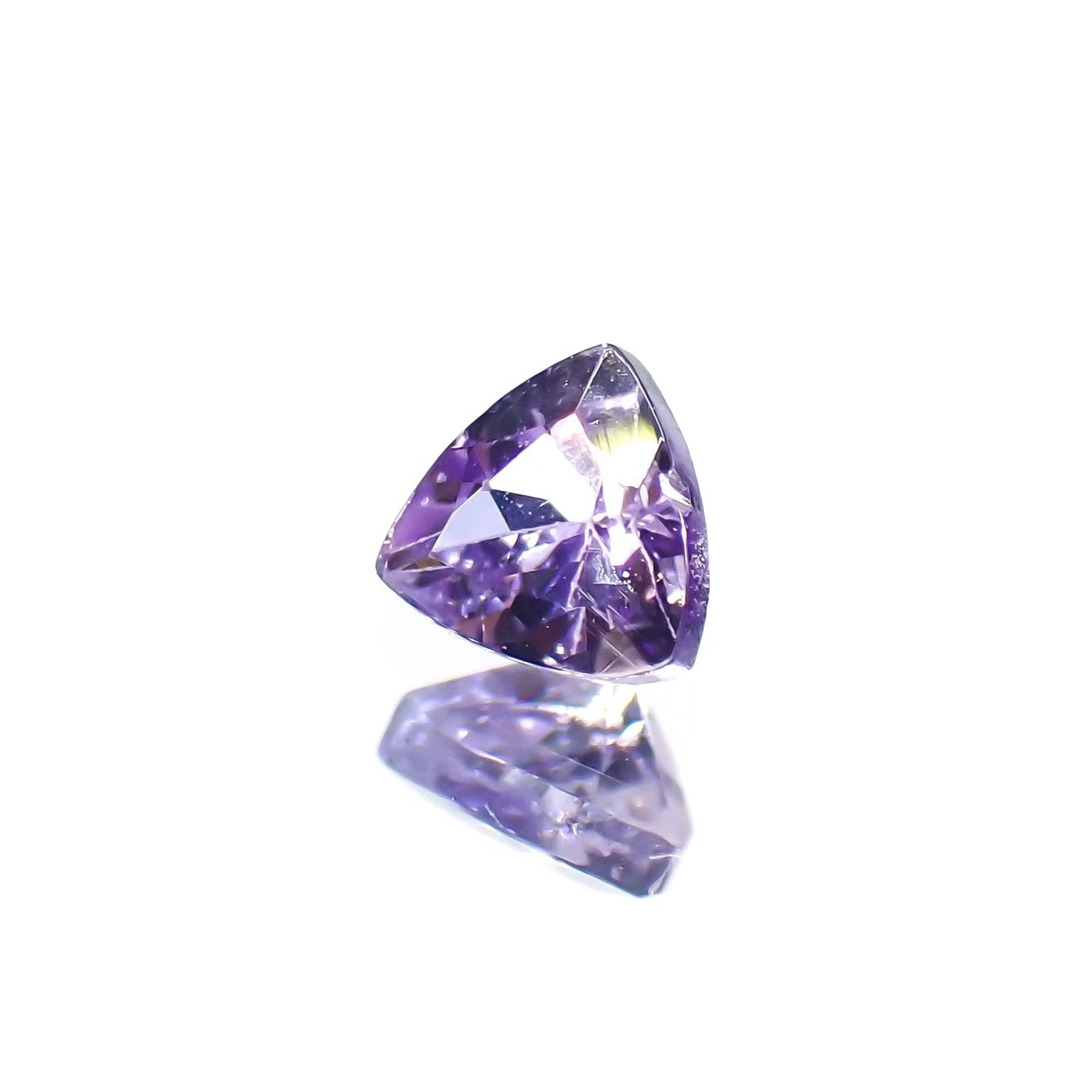 バイオレットゾイサイト(宝石名バイオレット・ゾイサイト)タンザニア産 識別済 0.29ct / 3.9x4mm前後 [220114948]