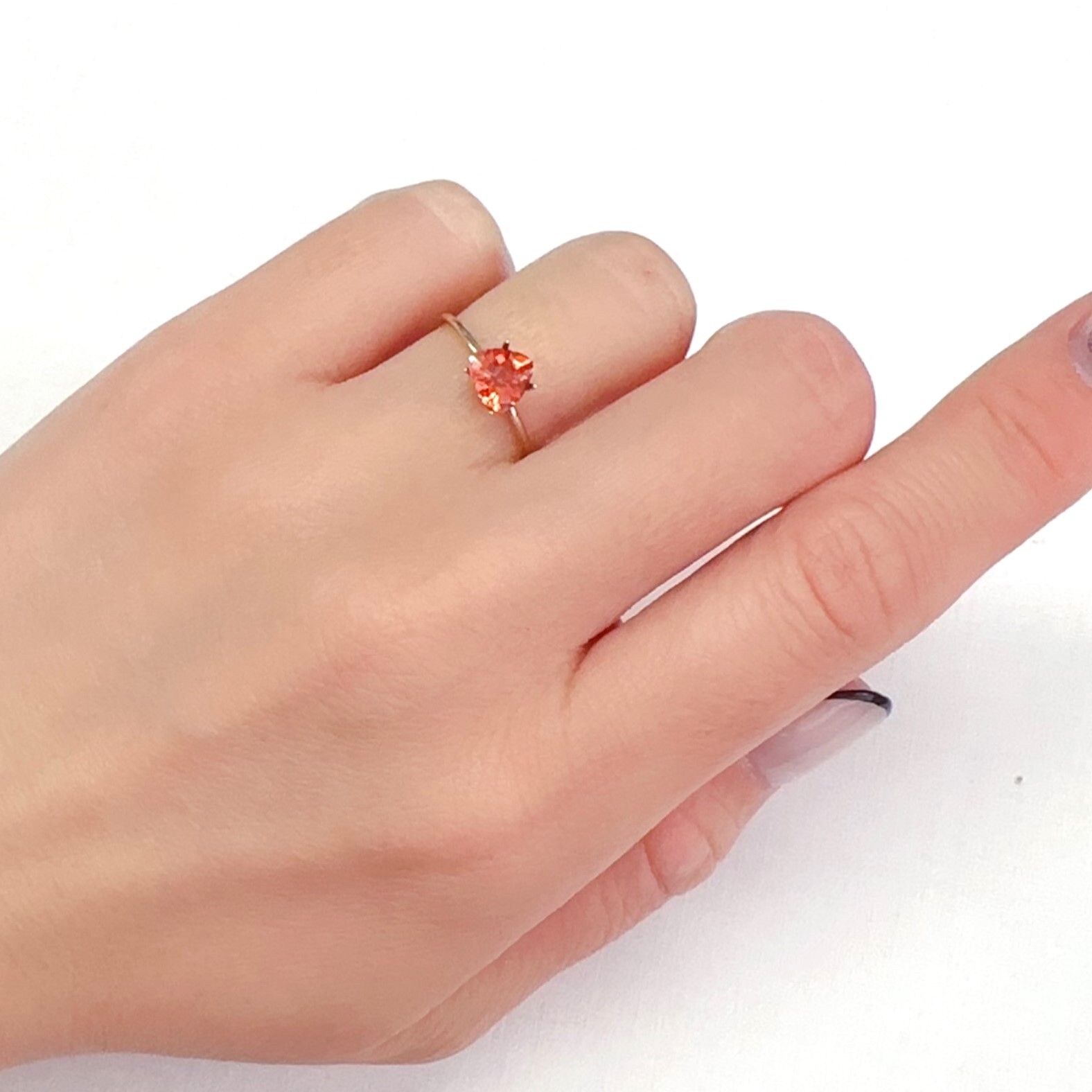 ◇チェッカーカット◇アンデシン(宝石名アンデシン/ラブラドライト)チベット産 0.62ct 識別済[240225967]6x6mm前後