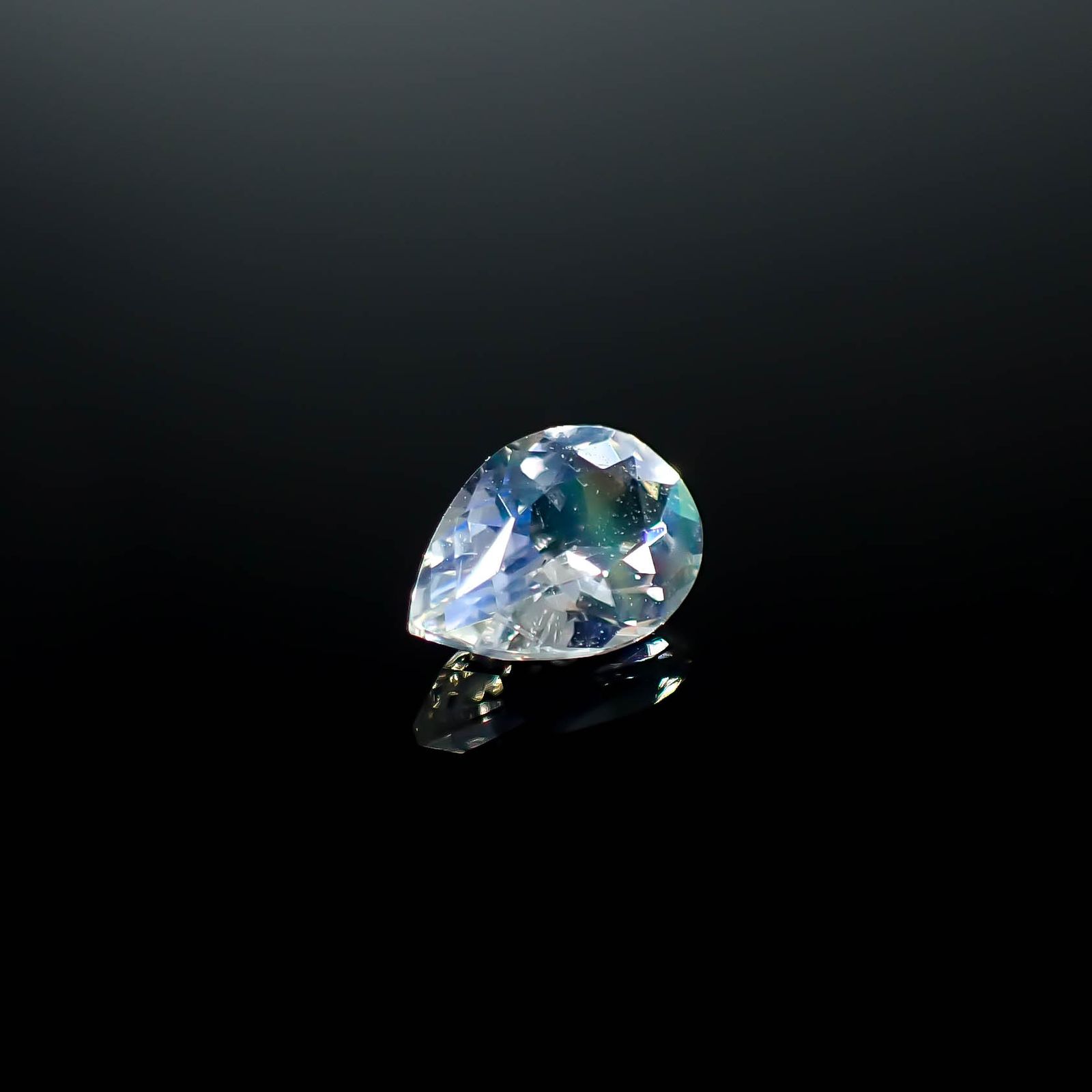 レインボームーンストーン ザンビア産 0.45ct [250730907]6.6x4.6mm前後