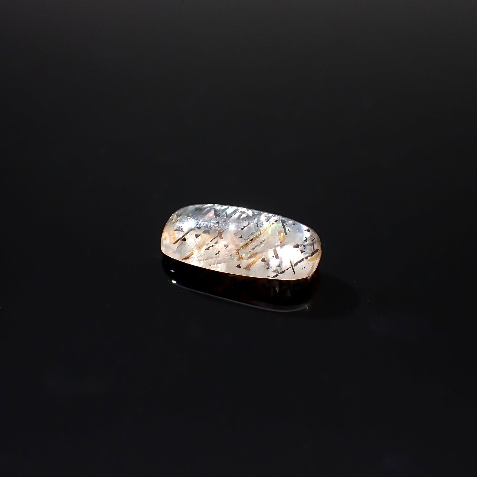 レインボーラティスサンストーン オーストラリア産 2.37ct / 12.7x6.1mm前後 [260632527]