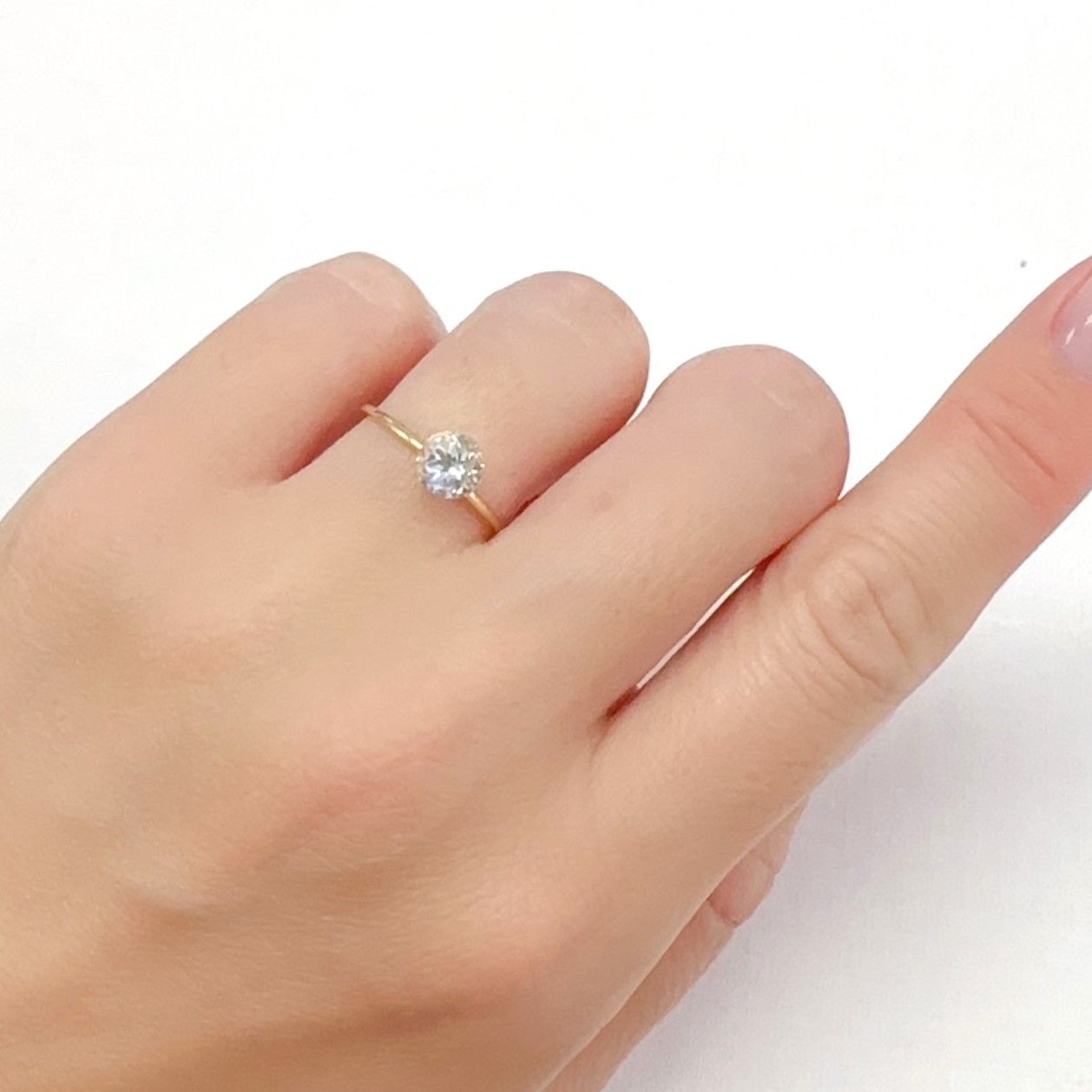 ゴッシェナイト パキスタン・ヒマラヤ産 0.83ct [240527447]6x5.8mm前後