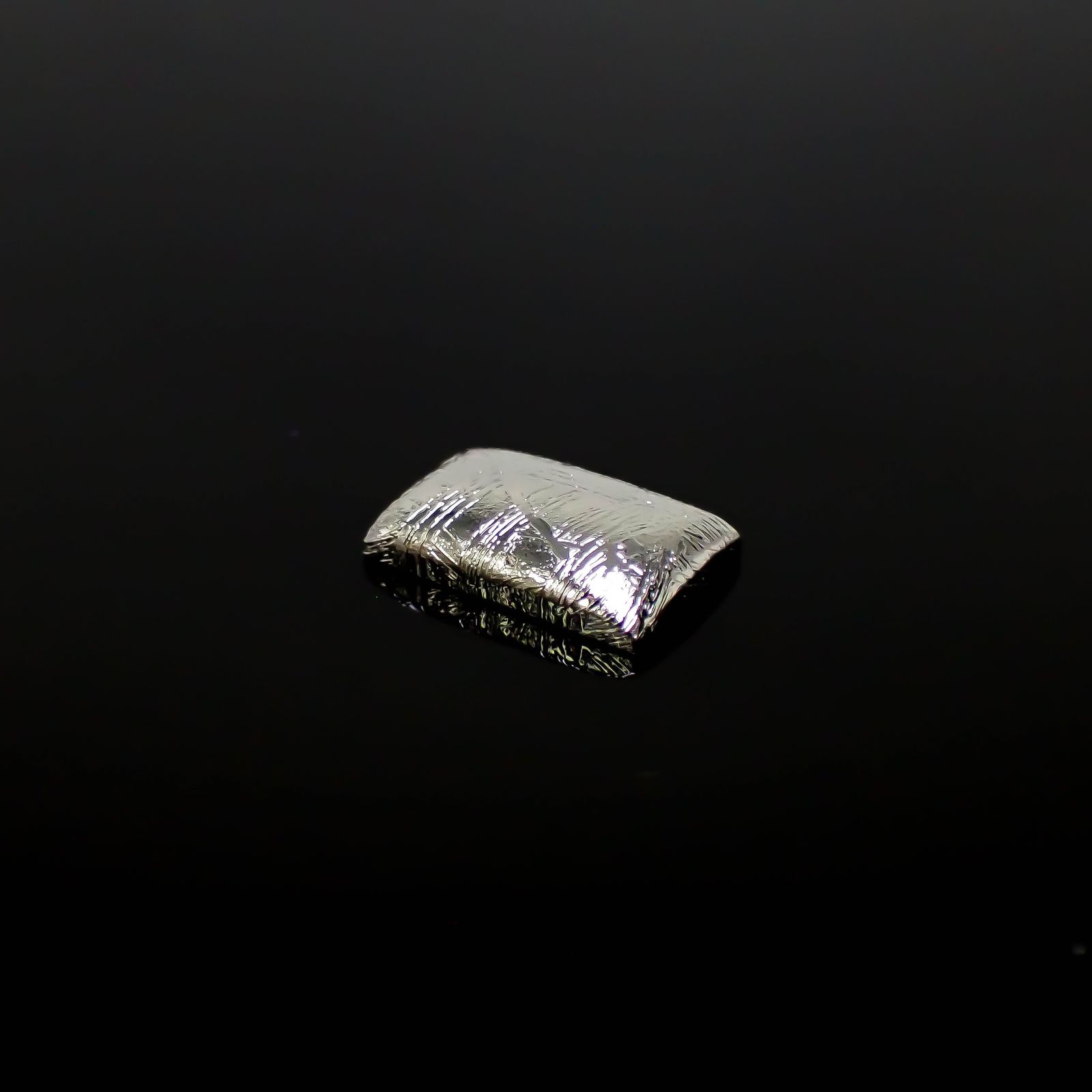ムオニナルスタ隕石 発見地:スウェーデン 8.56ct[240125783]12.1x7.9mm前後
