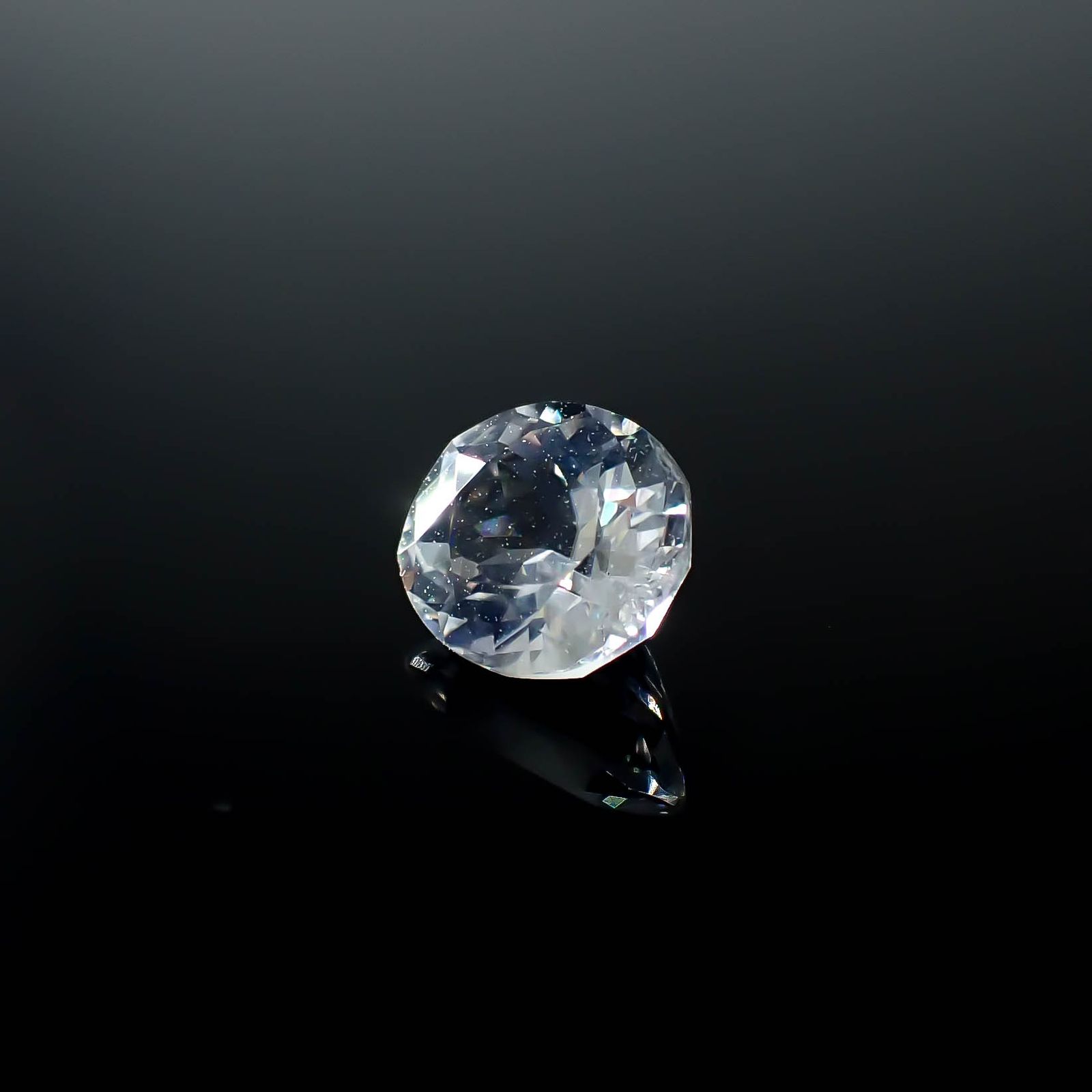 レインボームーンストーン ザンビア産 0.87ct [250730908]7x5.9mm前後