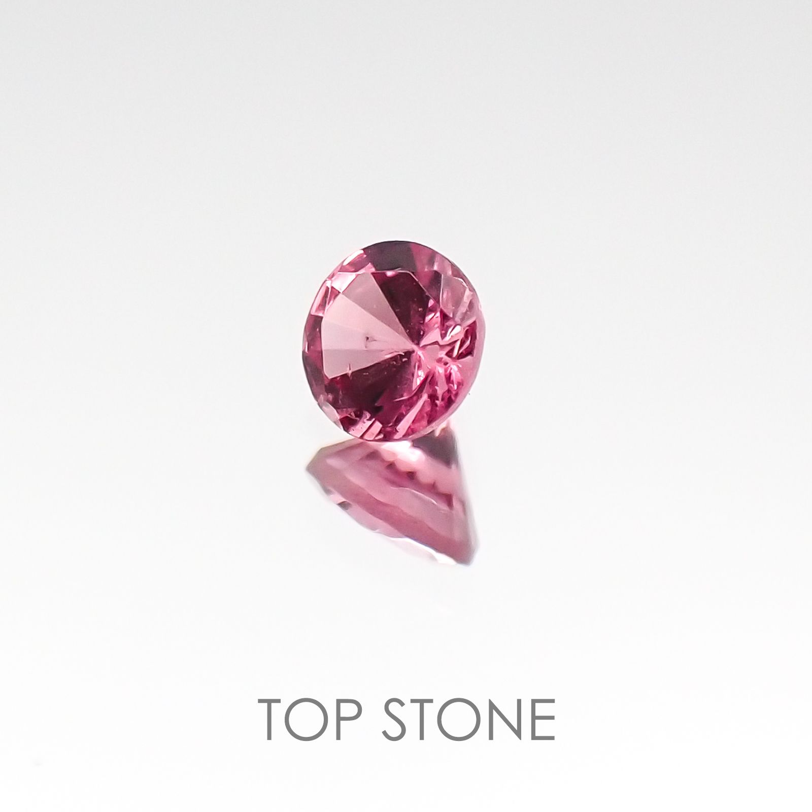 ホットピンクスピネル タンザニア産 ルース 0.15ct[20117676]3.1×3.1mm前後
