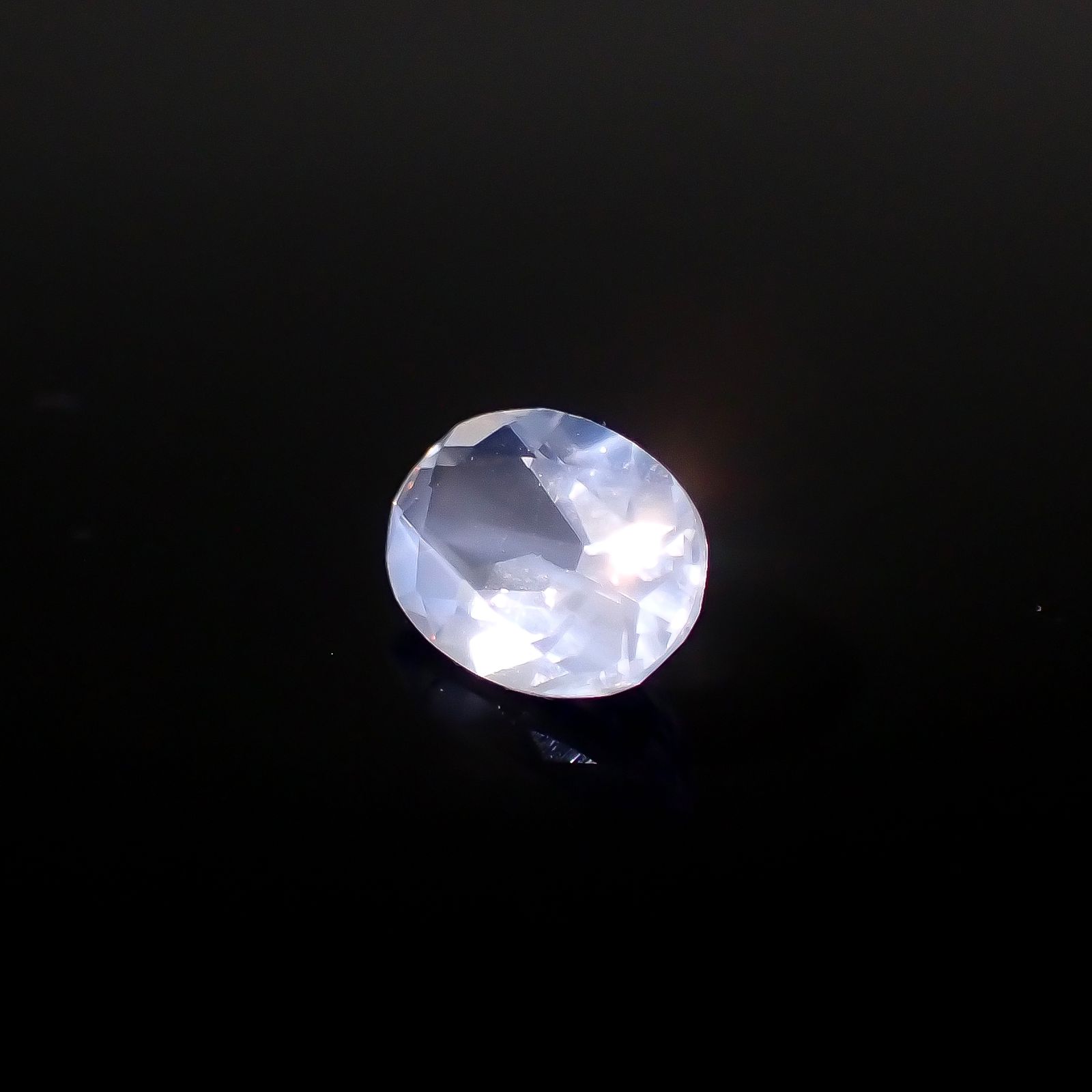ムーンストーン(宝石名オーソクレース)インド/スリランカ産 0.65ct 識別済[240527732]7.1x5mm前後
