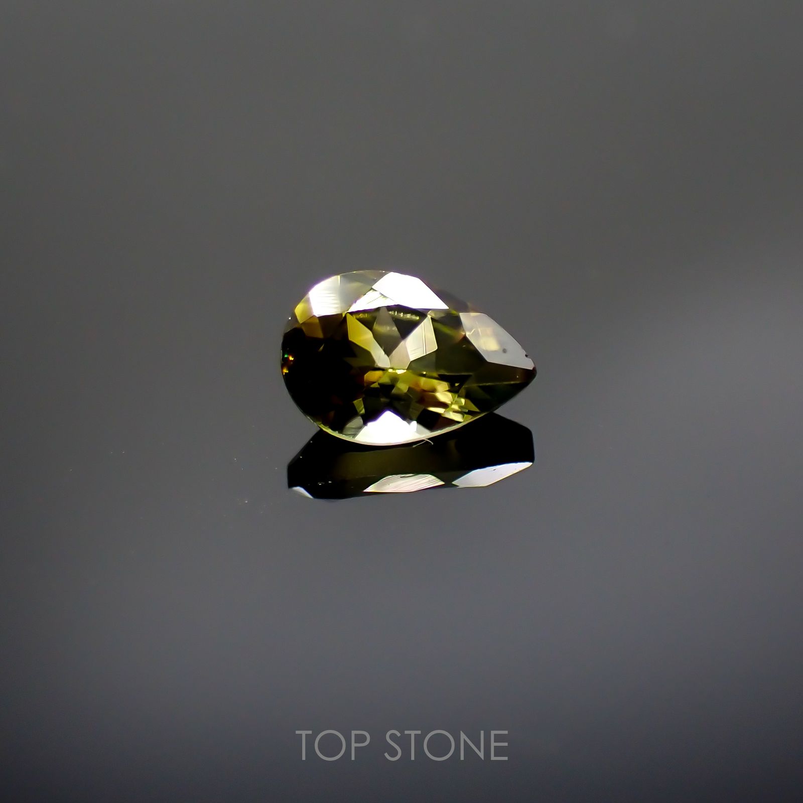 バイカラートルマリン(宝石名バイカラー・トルマリン) ブラジル/アフリカ産 0.56ct 識別済[211013574]6.6×4.5mm前後