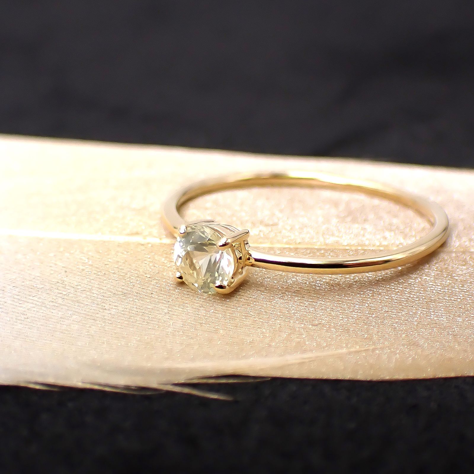 リング空枠：石留め▶シルキーイエローサファイア（お客様製作例）