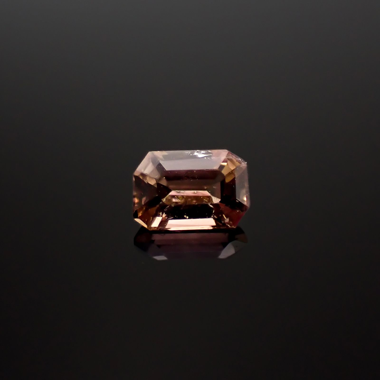 アキシナイト パキスタン産 0.36ct[240628366]4.8x3.3mm前後