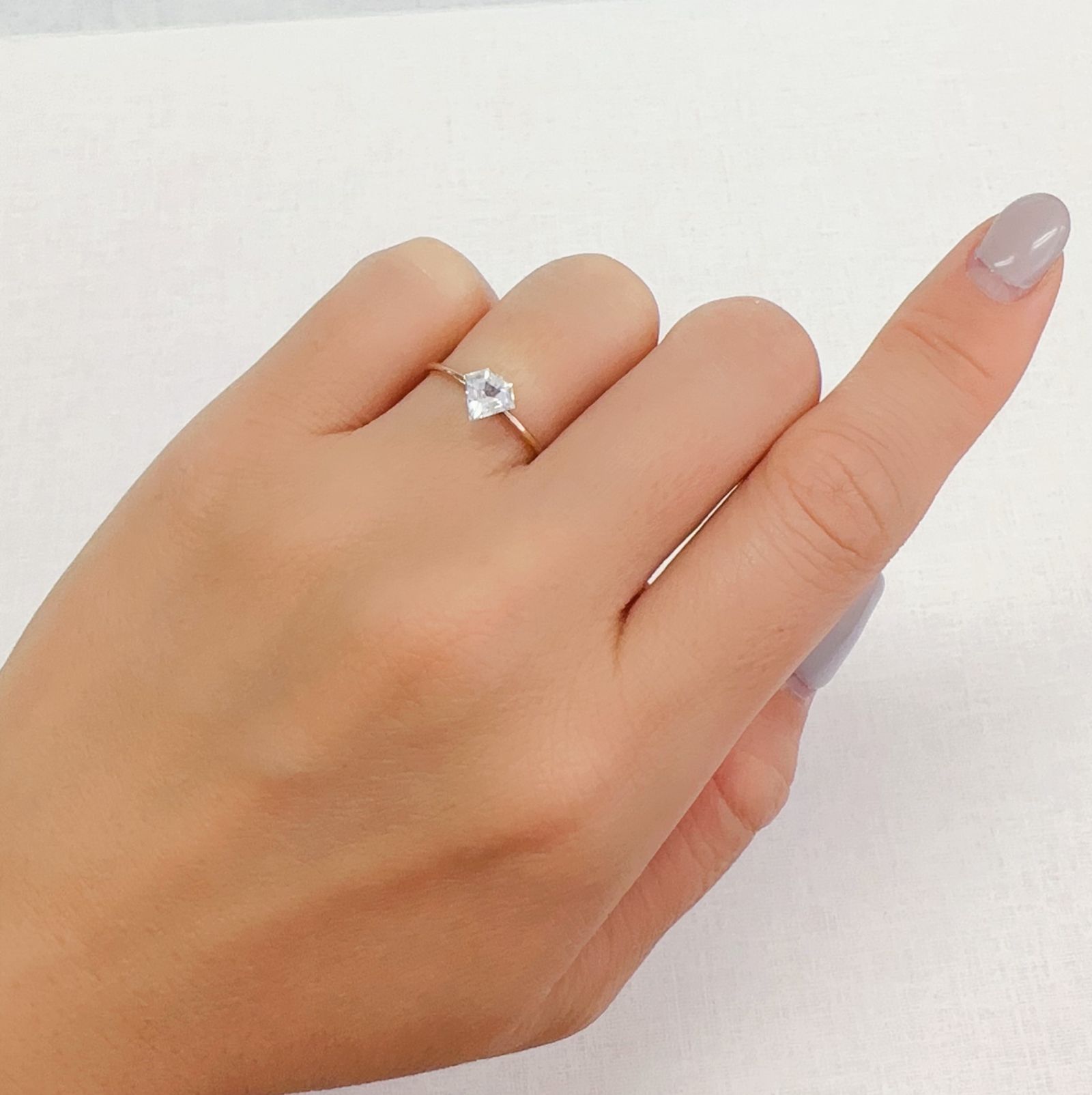 ◇カスタムカット◇レインボームーンストーン マダガスカル産 0.53ct[230923431]6.3x5.8mm前後